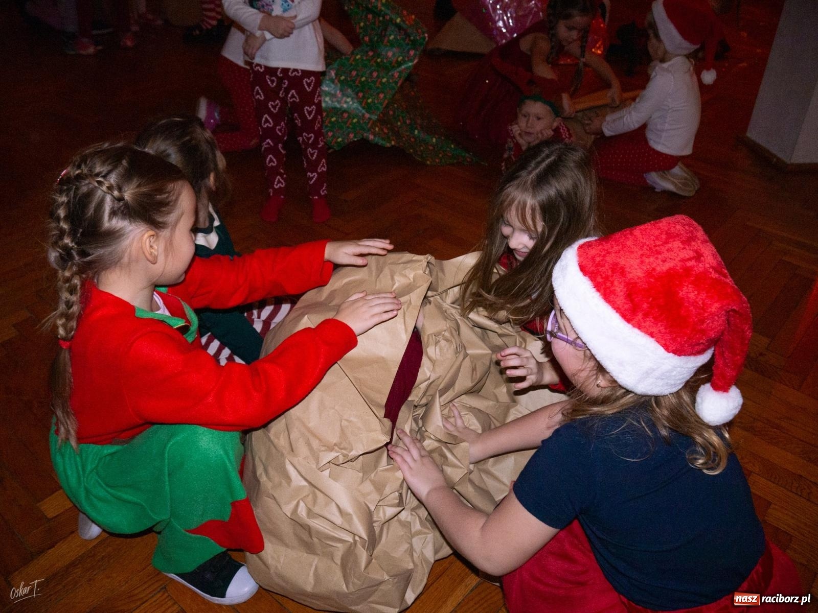 Zdjęcie w galerii na portalu naszraciborz.pl: Mikołajki w Nędzy pełne magii i świątecznej radości [FOTO] wiadomości z regionu