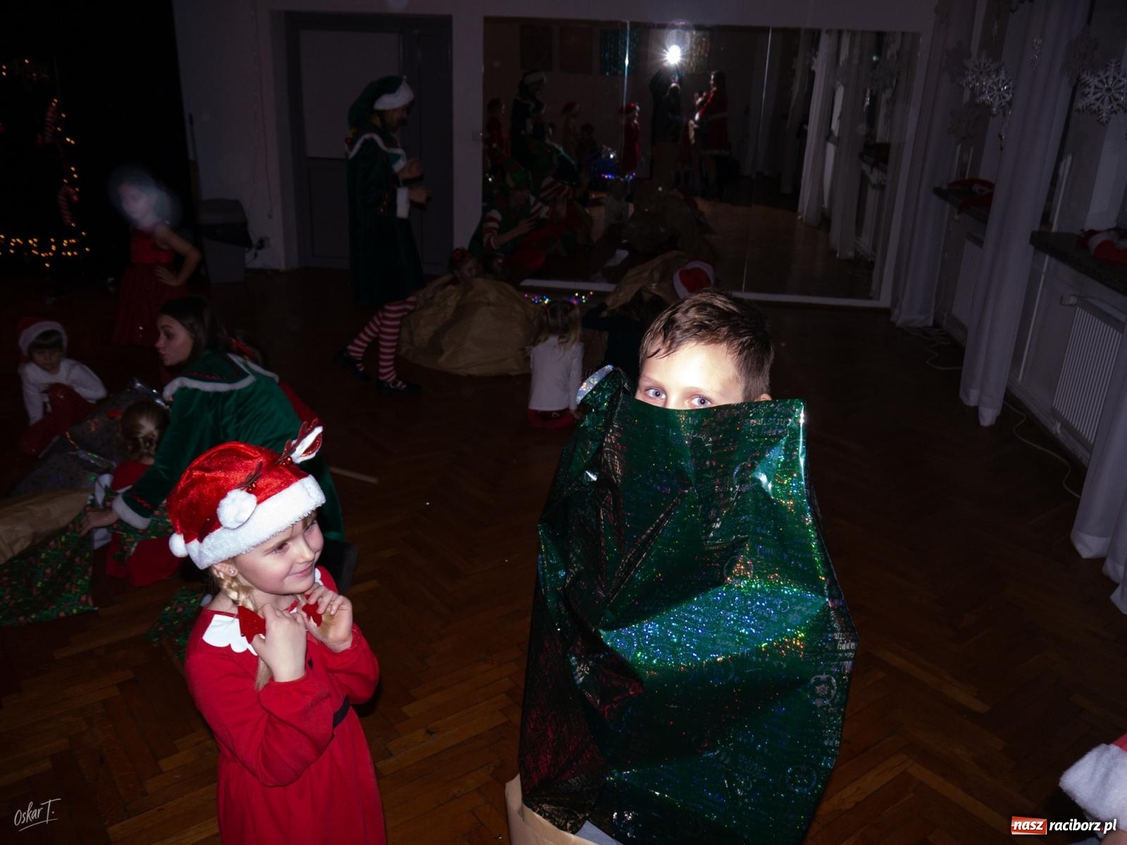 Zdjęcie w galerii na portalu naszraciborz.pl: Mikołajki w Nędzy pełne magii i świątecznej radości [FOTO] wiadomości z regionu