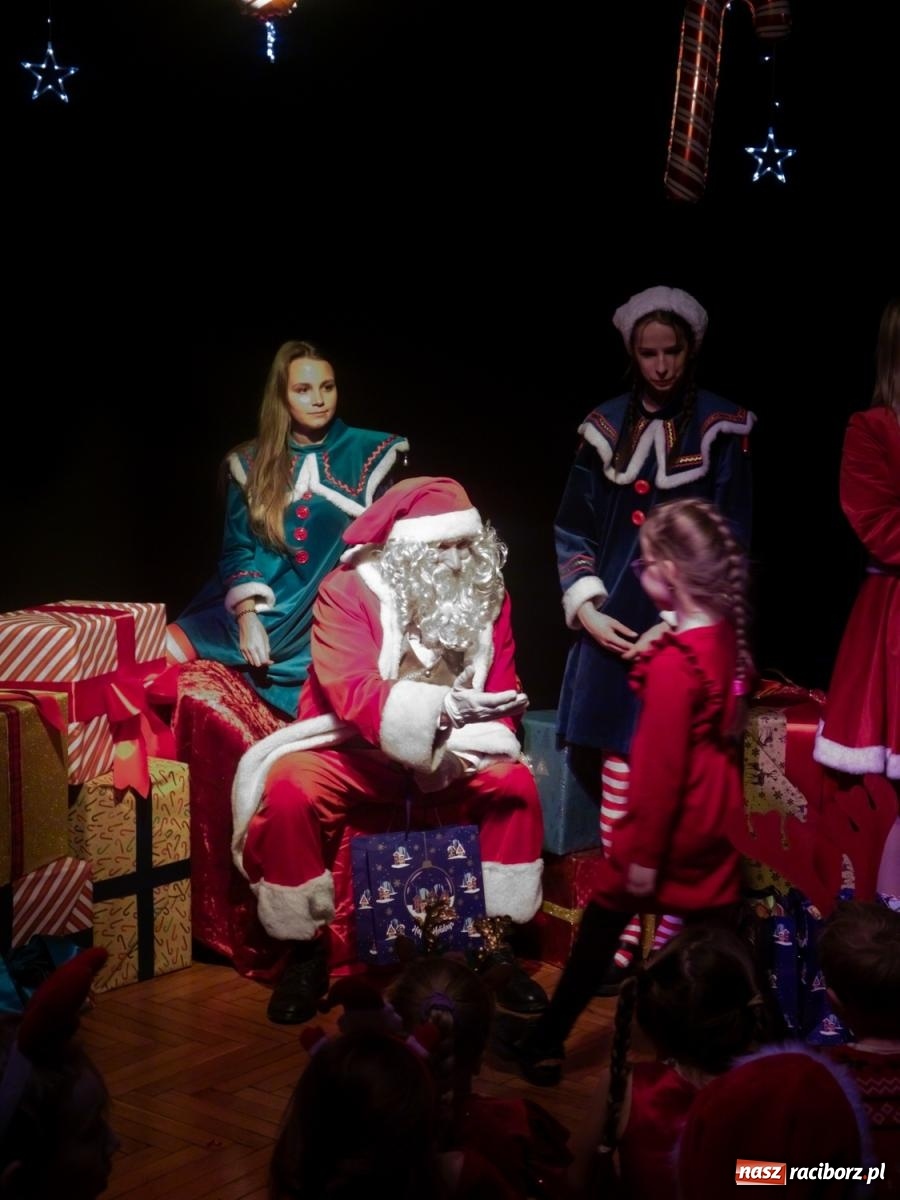Zdjęcie w galerii na portalu naszraciborz.pl: Mikołajki w Nędzy pełne magii i świątecznej radości [FOTO] wiadomości z regionu