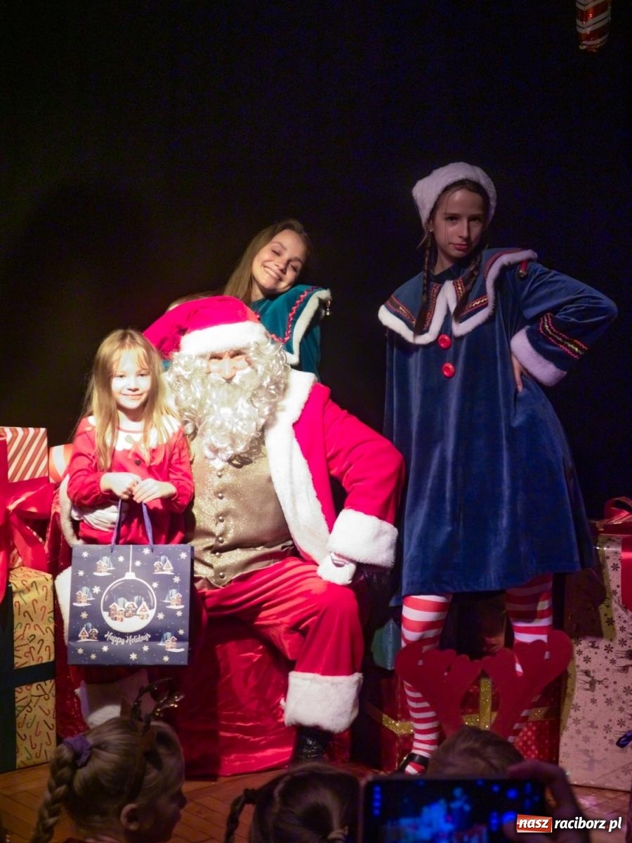 Zdjęcie w galerii na portalu naszraciborz.pl: Mikołajki w Nędzy pełne magii i świątecznej radości [FOTO] wiadomości z regionu