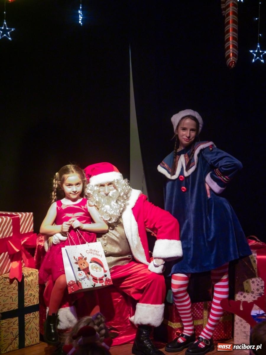 Zdjęcie w galerii na portalu naszraciborz.pl: Mikołajki w Nędzy pełne magii i świątecznej radości [FOTO] wiadomości z regionu