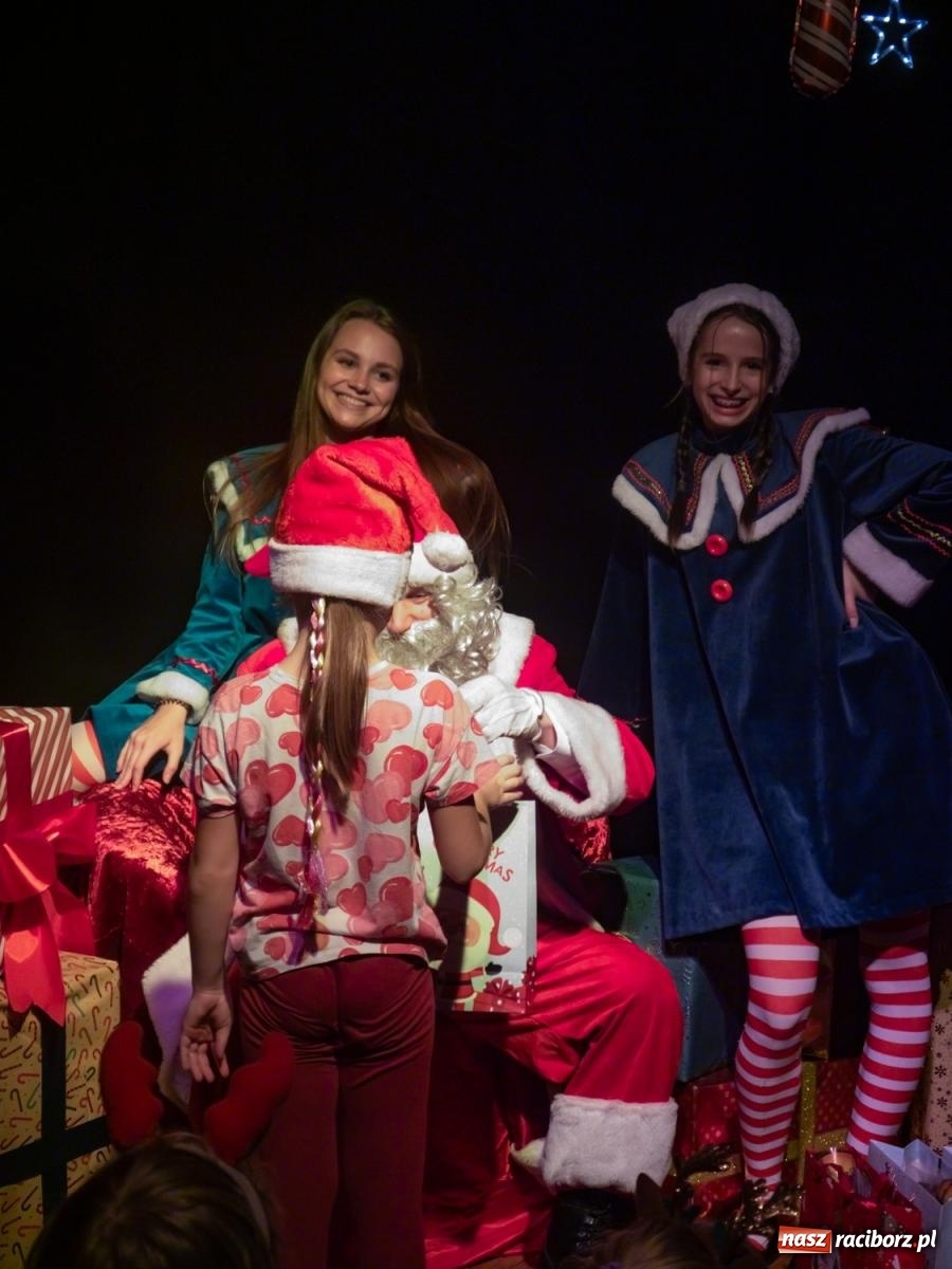 Zdjęcie w galerii na portalu naszraciborz.pl: Mikołajki w Nędzy pełne magii i świątecznej radości [FOTO] wiadomości z regionu