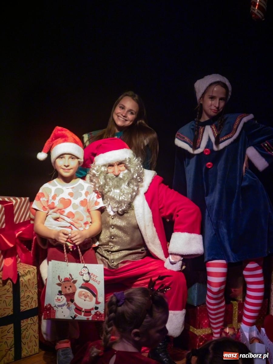 Zdjęcie w galerii na portalu naszraciborz.pl: Mikołajki w Nędzy pełne magii i świątecznej radości [FOTO] wiadomości z regionu