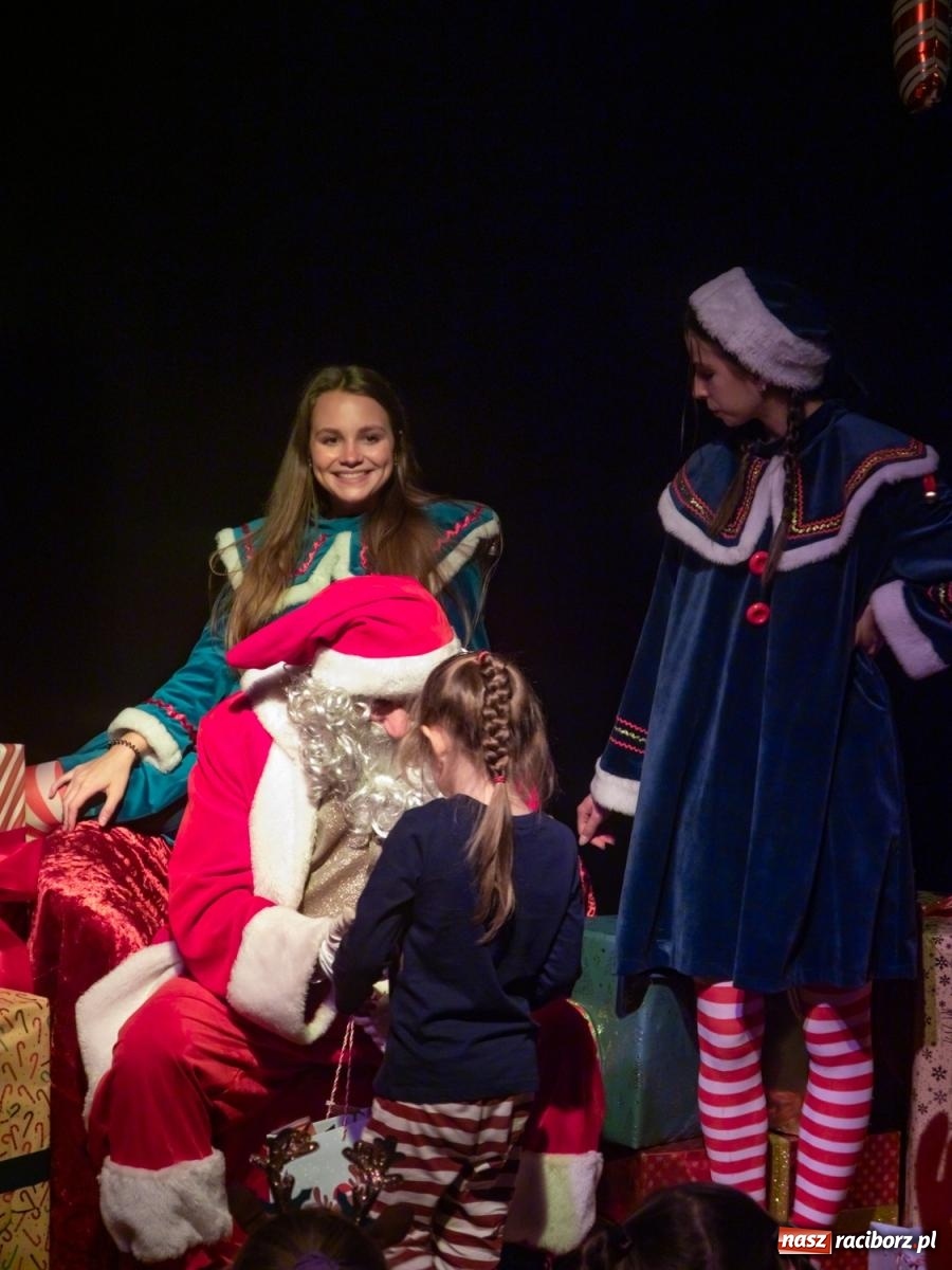 Zdjęcie w galerii na portalu naszraciborz.pl: Mikołajki w Nędzy pełne magii i świątecznej radości [FOTO] wiadomości z regionu