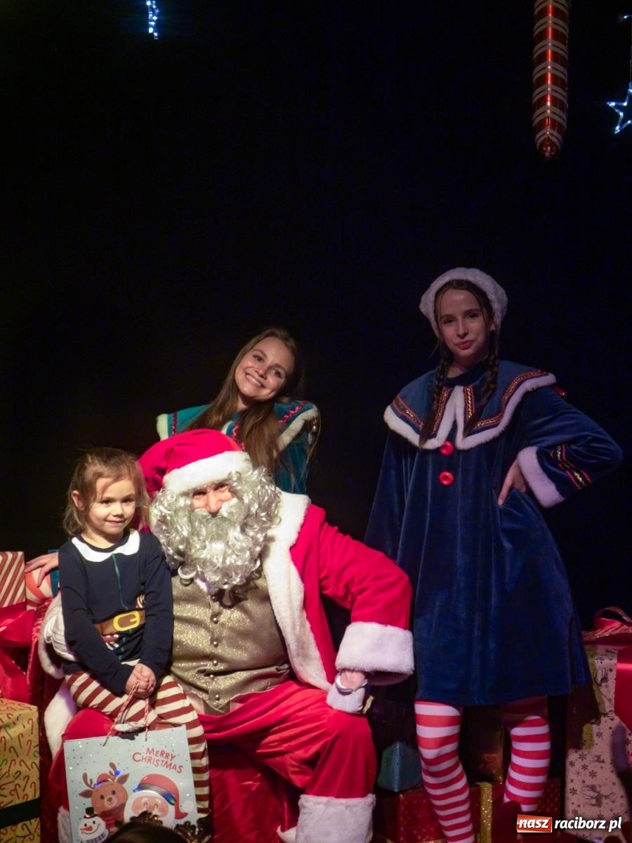 Zdjęcie w galerii na portalu naszraciborz.pl: Mikołajki w Nędzy pełne magii i świątecznej radości [FOTO] wiadomości z regionu