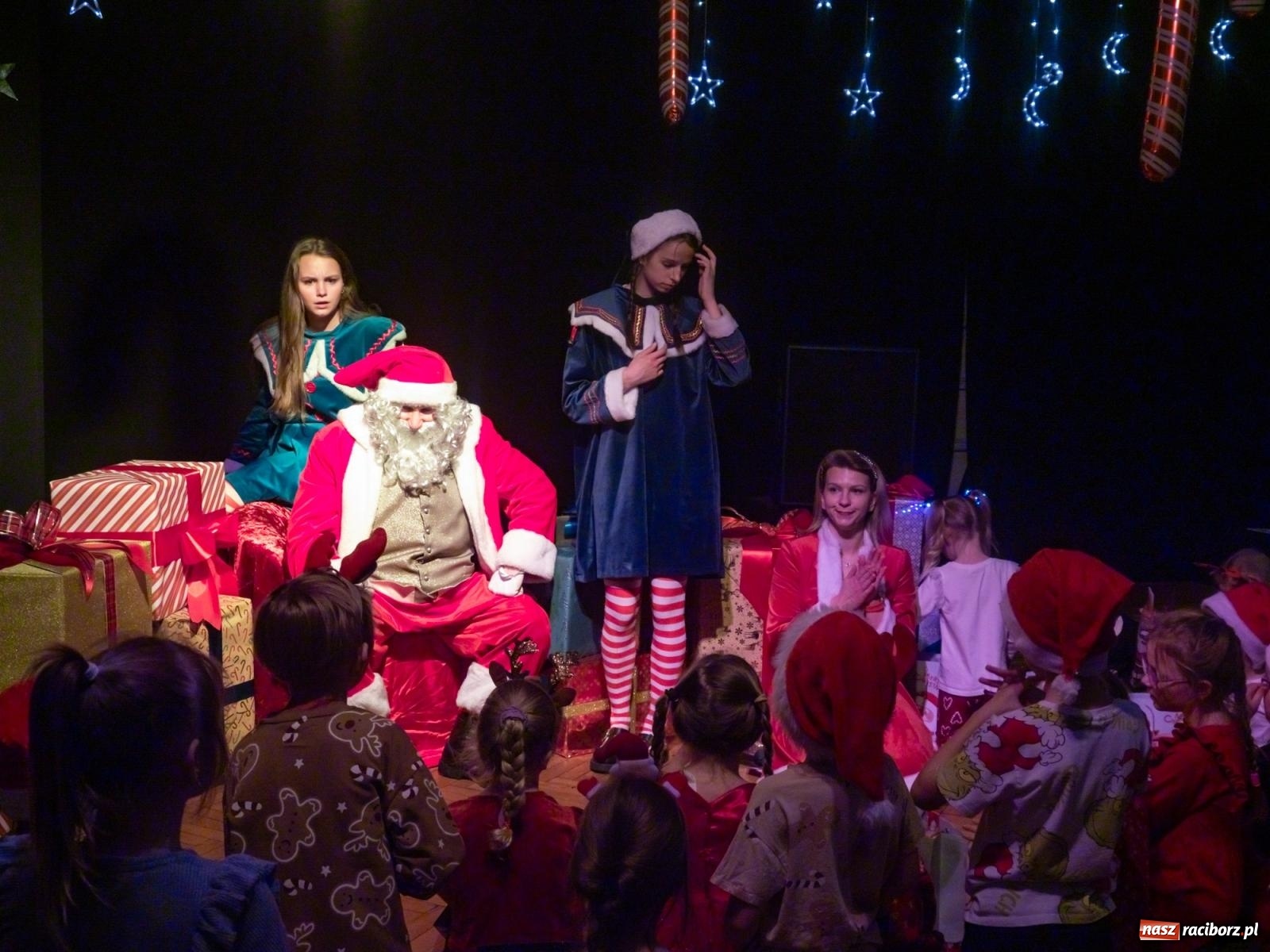 Zdjęcie w galerii na portalu naszraciborz.pl: Mikołajki w Nędzy pełne magii i świątecznej radości [FOTO] wiadomości z regionu