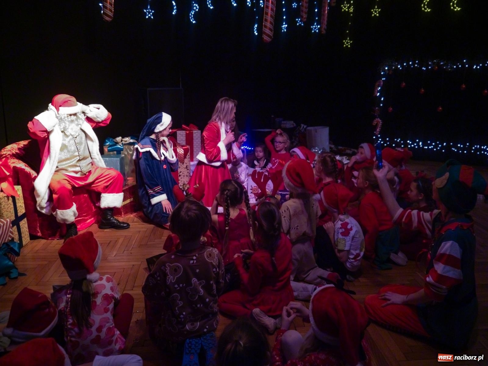 Zdjęcie w galerii na portalu naszraciborz.pl: Mikołajki w Nędzy pełne magii i świątecznej radości [FOTO] wiadomości z regionu