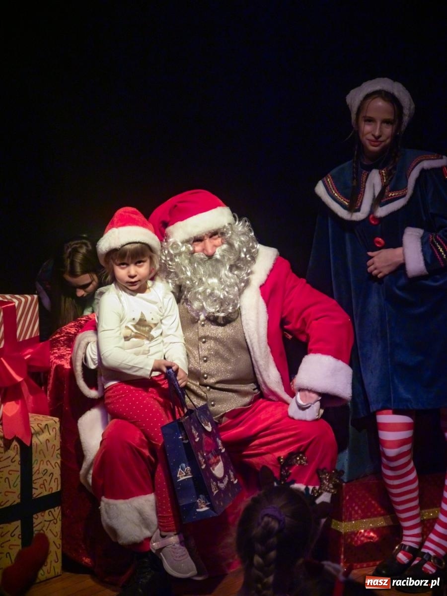 Zdjęcie w galerii na portalu naszraciborz.pl: Mikołajki w Nędzy pełne magii i świątecznej radości [FOTO] wiadomości z regionu