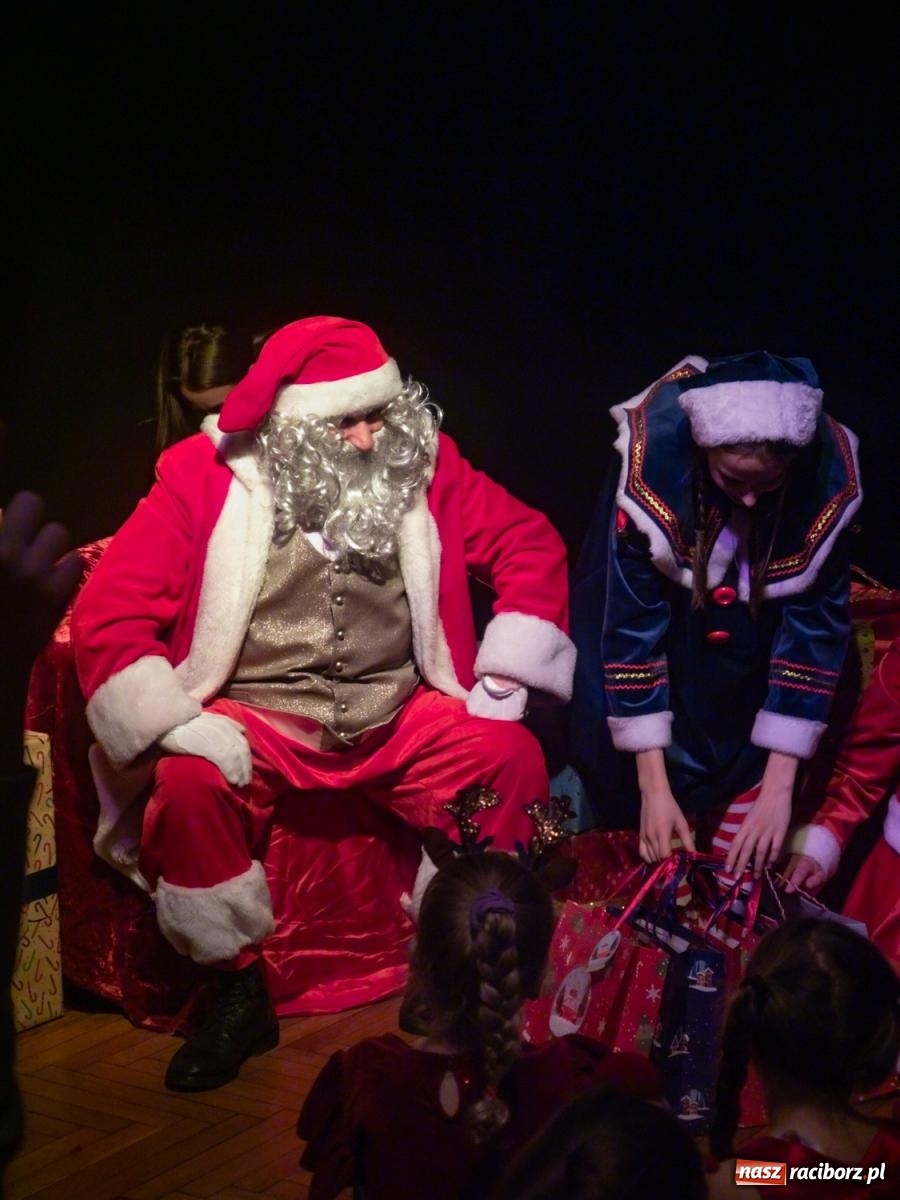 Zdjęcie w galerii na portalu naszraciborz.pl: Mikołajki w Nędzy pełne magii i świątecznej radości [FOTO] wiadomości z regionu