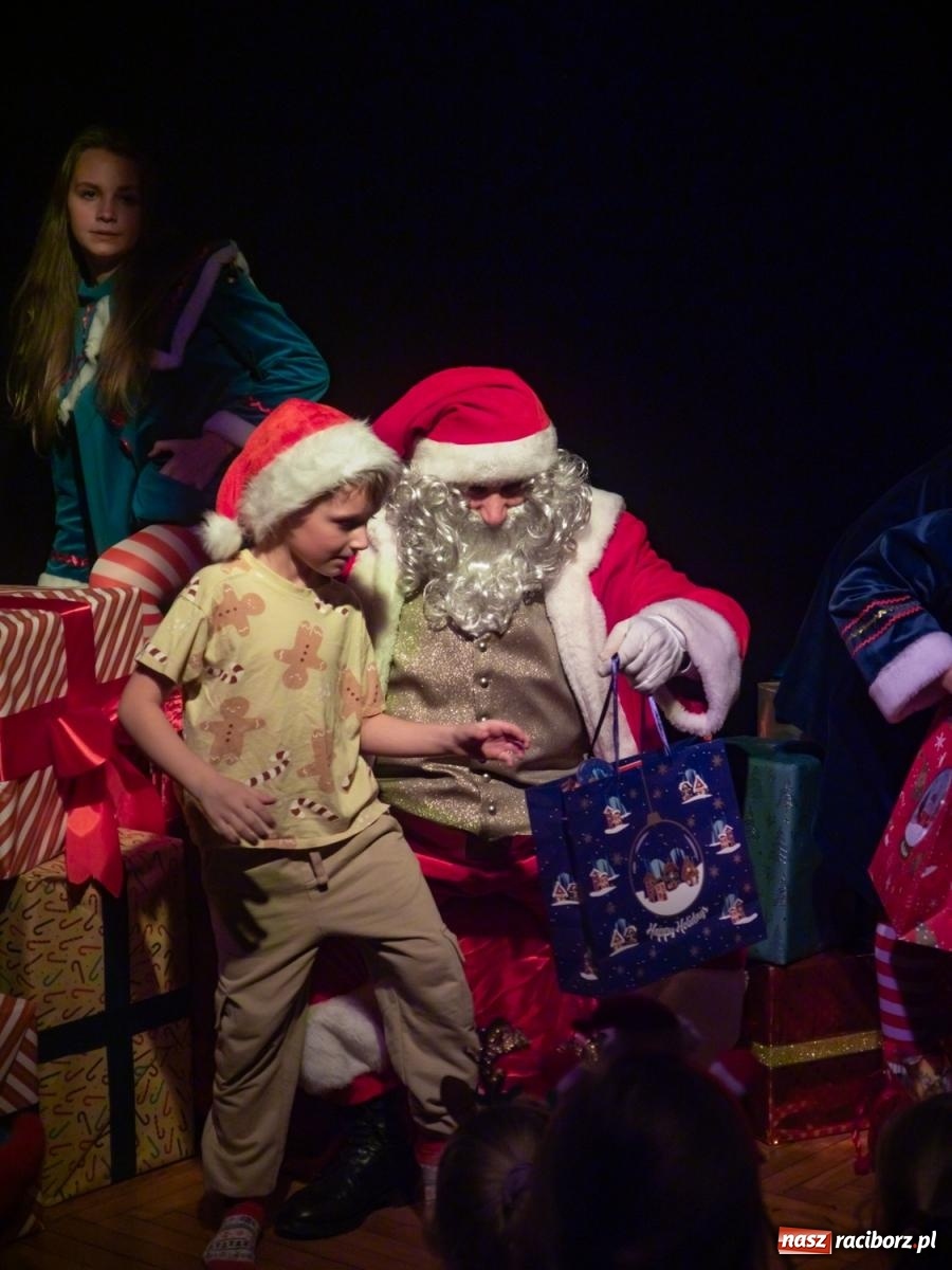 Zdjęcie w galerii na portalu naszraciborz.pl: Mikołajki w Nędzy pełne magii i świątecznej radości [FOTO] wiadomości z regionu