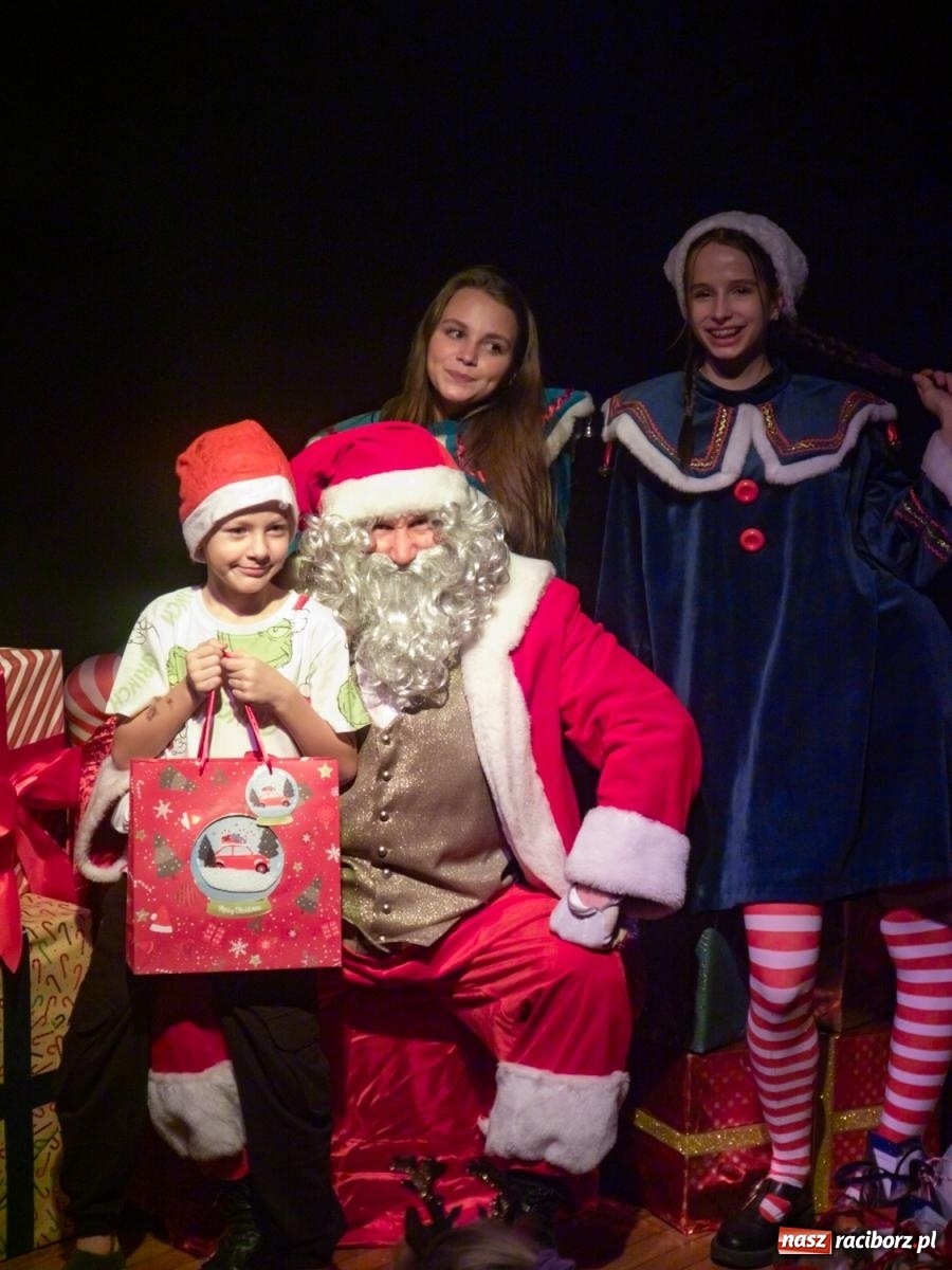 Zdjęcie w galerii na portalu naszraciborz.pl: Mikołajki w Nędzy pełne magii i świątecznej radości [FOTO] wiadomości z regionu
