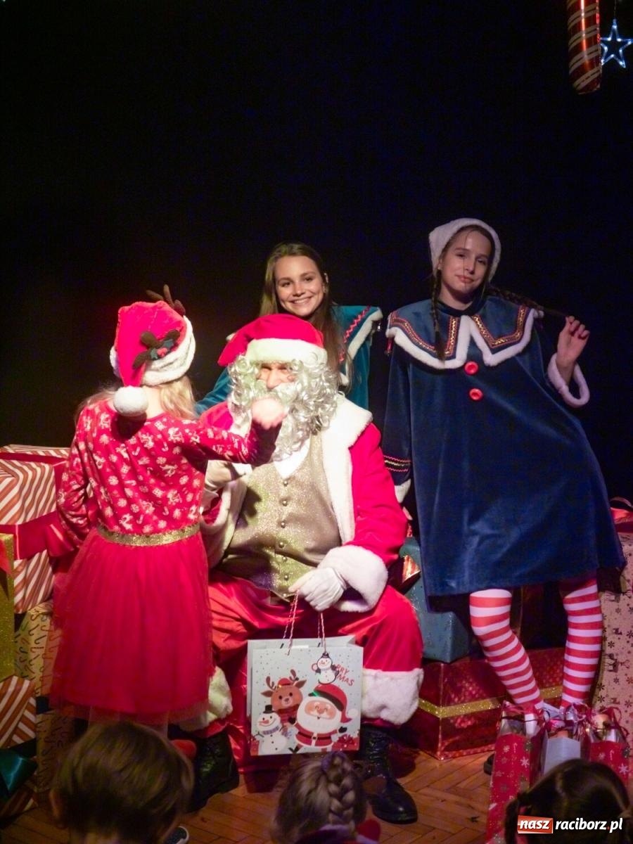Zdjęcie w galerii na portalu naszraciborz.pl: Mikołajki w Nędzy pełne magii i świątecznej radości [FOTO] wiadomości z regionu