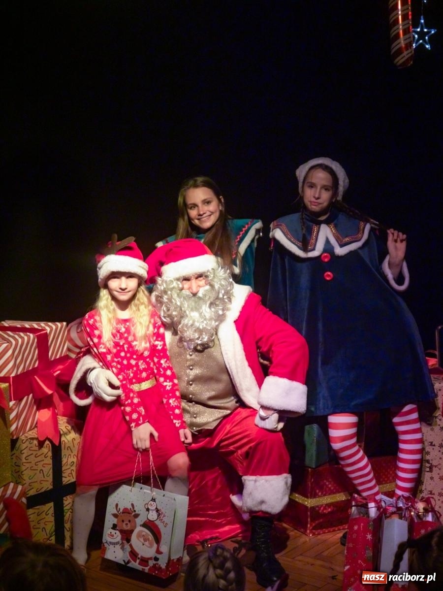 Zdjęcie w galerii na portalu naszraciborz.pl: Mikołajki w Nędzy pełne magii i świątecznej radości [FOTO] wiadomości z regionu