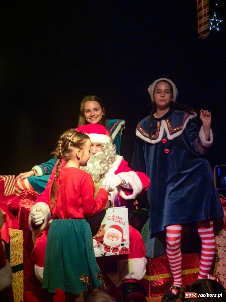 Zdjęcie w galerii na portalu naszraciborz.pl: Mikołajki w Nędzy pełne magii i świątecznej radości [FOTO] wiadomości z regionu