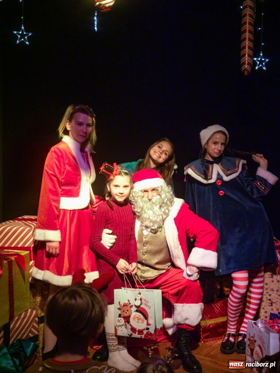 Zdjęcie w galerii na portalu naszraciborz.pl: Mikołajki w Nędzy pełne magii i świątecznej radości [FOTO] wiadomości z regionu