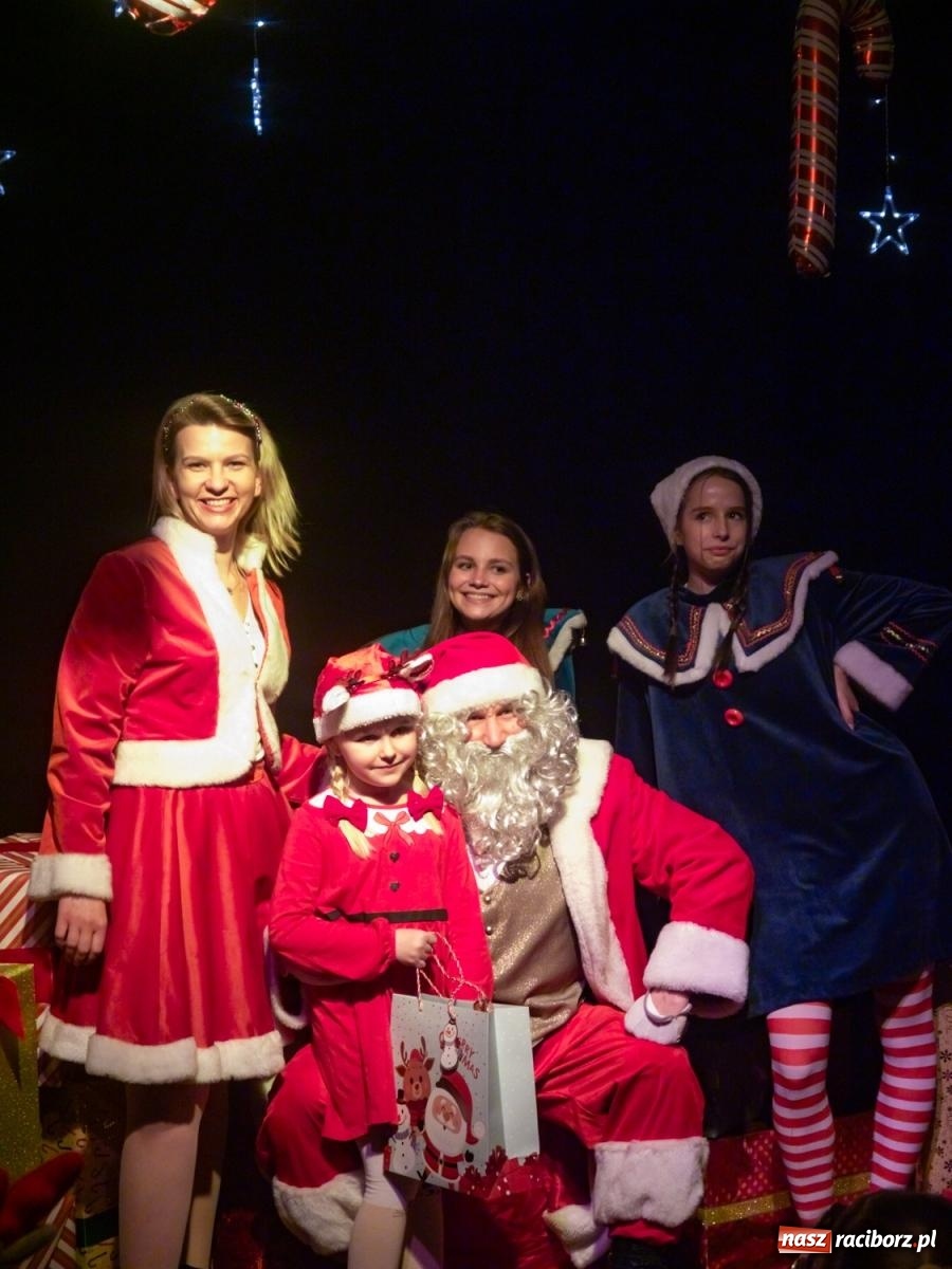 Zdjęcie w galerii na portalu naszraciborz.pl: Mikołajki w Nędzy pełne magii i świątecznej radości [FOTO] wiadomości z regionu