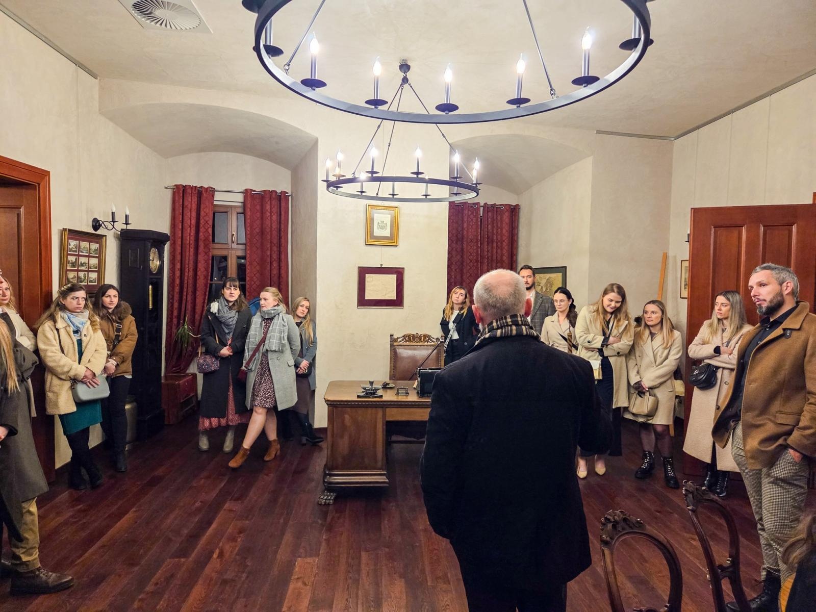 Zdjęcie w galerii na portalu naszraciborz.pl: Wigilia Zespołu DenticaCenter na Zamku Piastowskim wiadomości z regionu