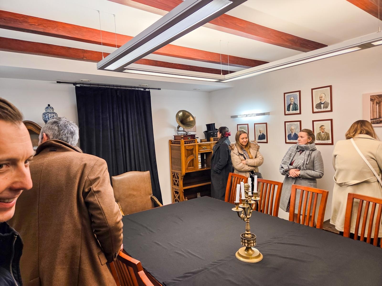 Zdjęcie w galerii na portalu naszraciborz.pl: Wigilia Zespołu DenticaCenter na Zamku Piastowskim wiadomości z regionu