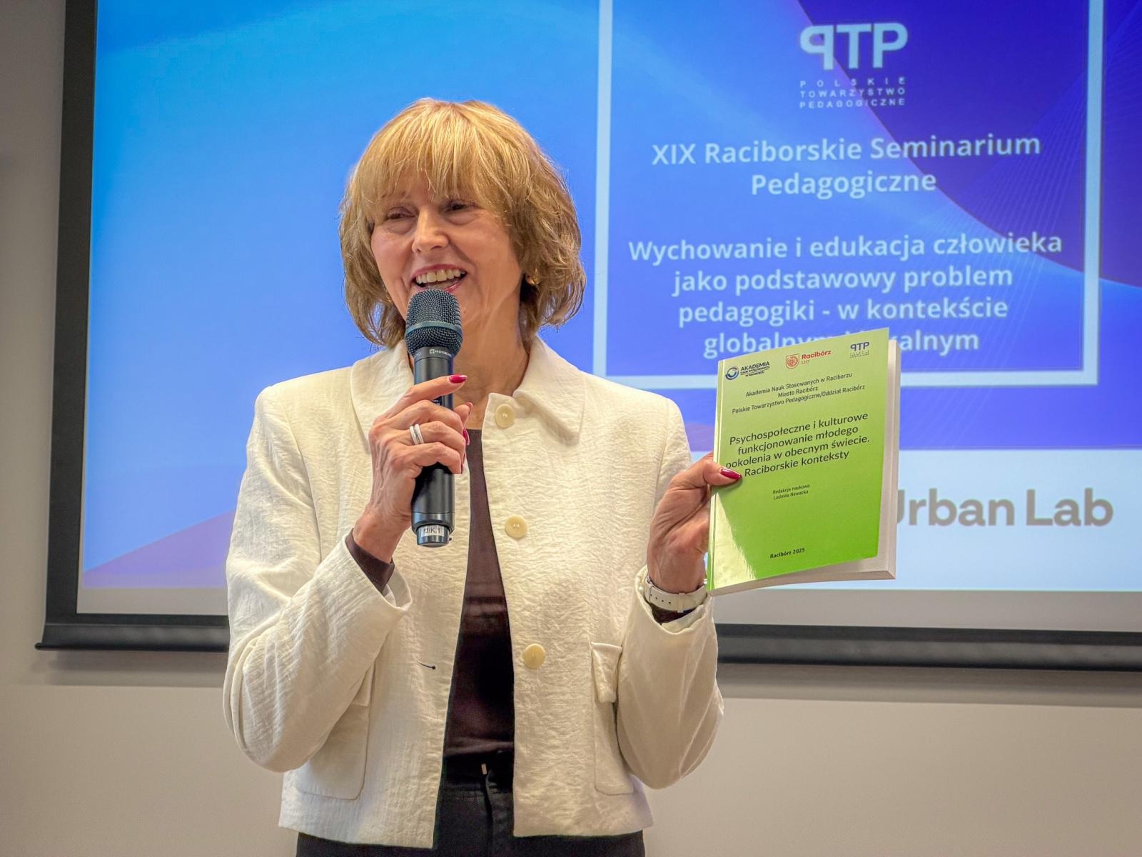 Zdjęcie w galerii na portalu naszraciborz.pl: Wychowanie i edukacja w czasach globalnych wyzwań – XIX Raciborskie Seminarium Pedagogiczne wiadomości z regionu