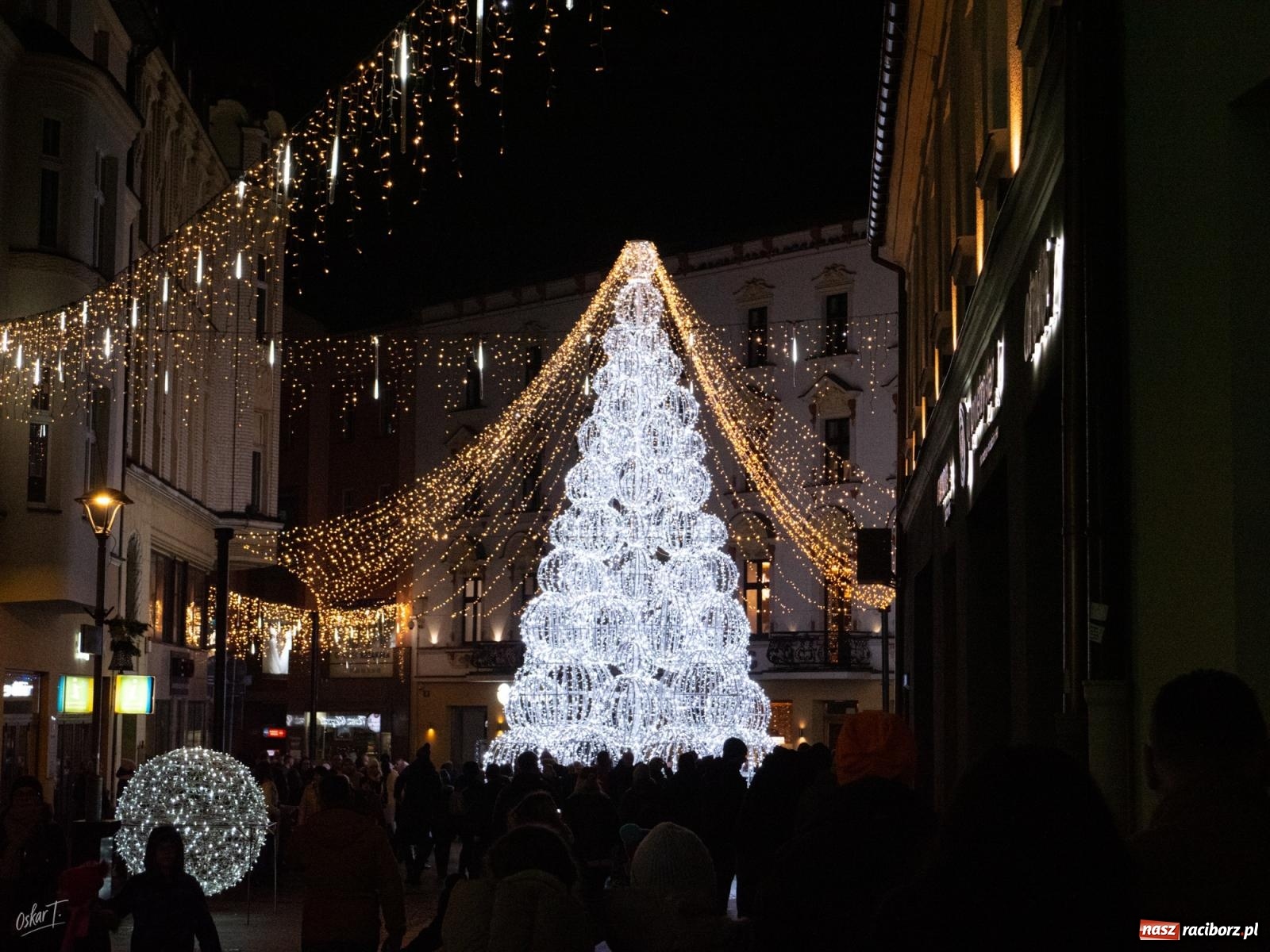 Zdjęcie w galerii na portalu naszraciborz.pl: Jarmark u św. Antoniczka przyciągnął tłumy [FOTO] wiadomości z regionu