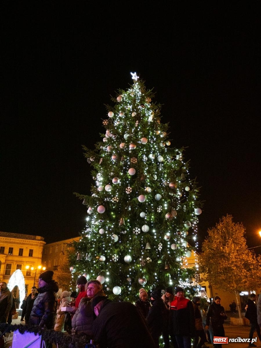 Zdjęcie w galerii na portalu naszraciborz.pl: Jarmark u św. Antoniczka przyciągnął tłumy [FOTO] wiadomości z regionu