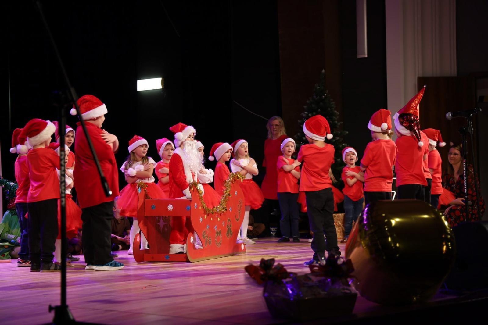 Zdjęcie w galerii na portalu naszraciborz.pl: Jubileusz 70-lecia Przedszkola nr 10 w Raciborzu wiadomości z regionu