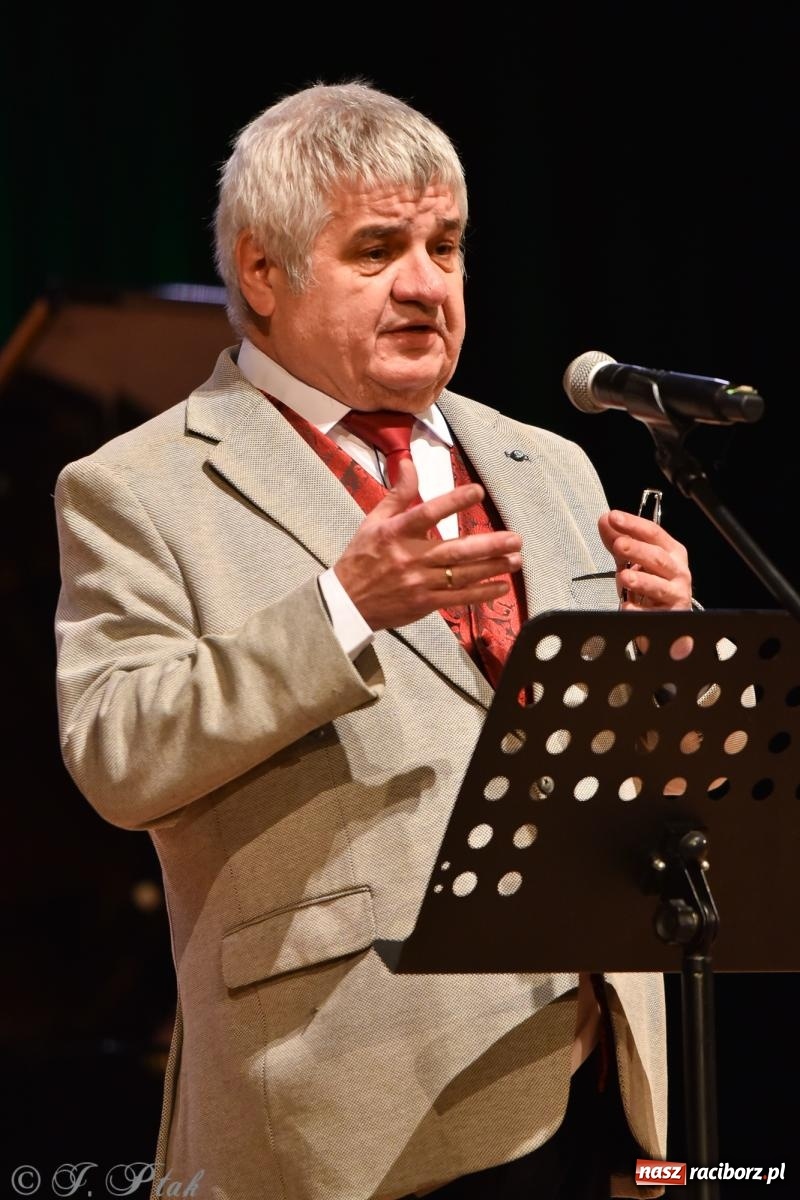 Zdjęcie w galerii na portalu naszraciborz.pl: XXIII Dni Ks. Prałata Stefana Pieczki. Wręczono medale Unitas in Veritate wiadomości z regionu