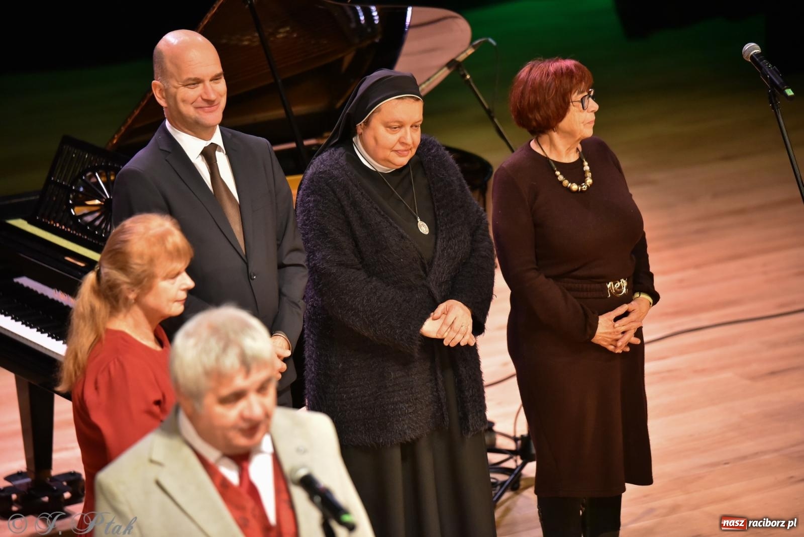 Zdjęcie w galerii na portalu naszraciborz.pl: XXIII Dni Ks. Prałata Stefana Pieczki. Wręczono medale Unitas in Veritate wiadomości z regionu