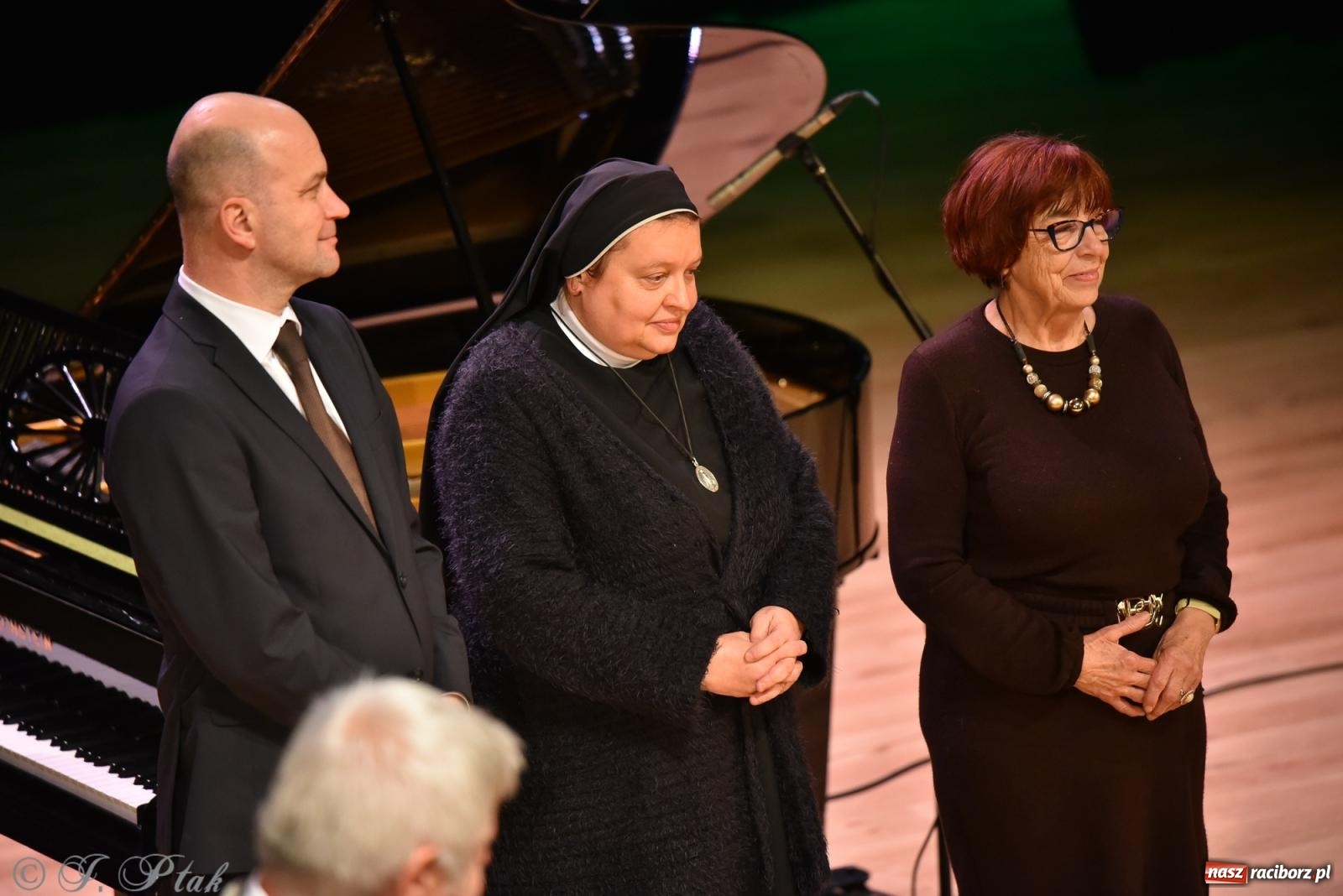 Zdjęcie w galerii na portalu naszraciborz.pl: XXIII Dni Ks. Prałata Stefana Pieczki. Wręczono medale Unitas in Veritate wiadomości z regionu