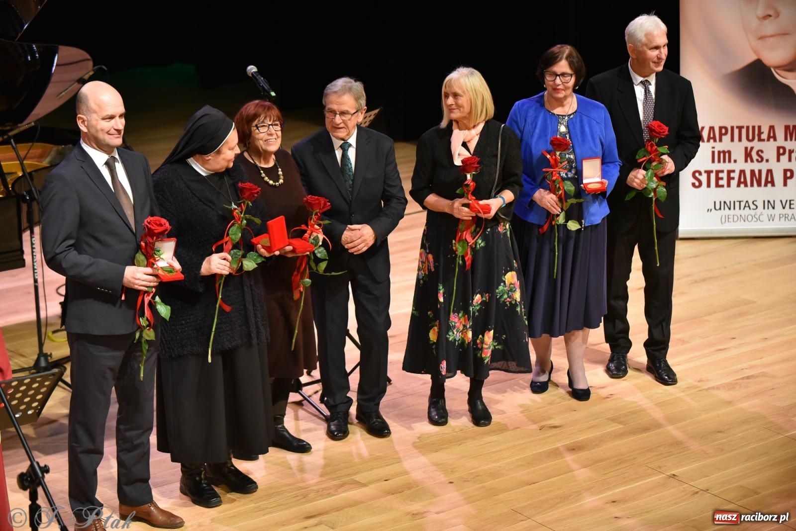 Zdjęcie w galerii na portalu naszraciborz.pl: XXIII Dni Ks. Prałata Stefana Pieczki. Wręczono medale Unitas in Veritate wiadomości z regionu