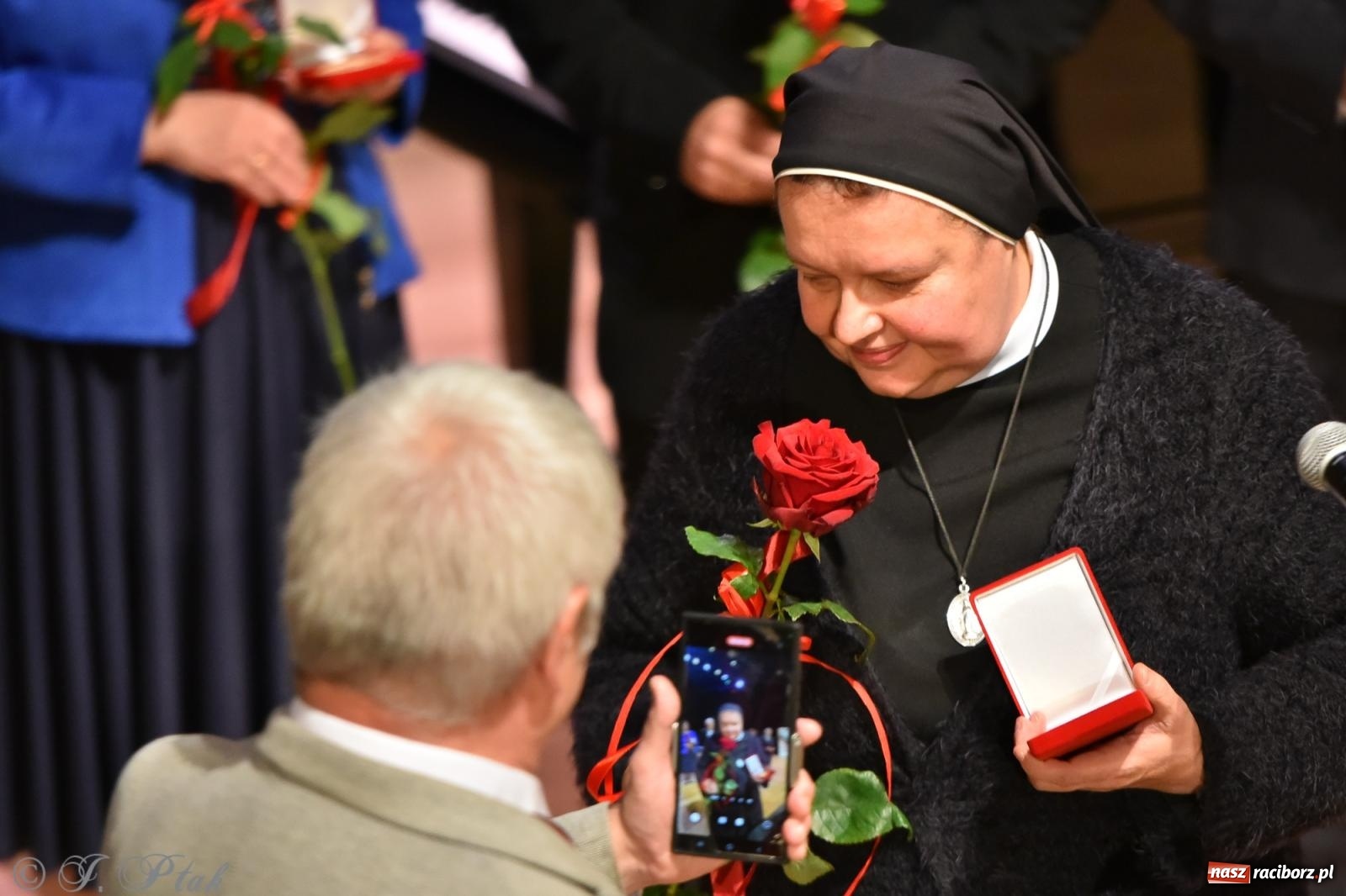 Zdjęcie w galerii na portalu naszraciborz.pl: XXIII Dni Ks. Prałata Stefana Pieczki. Wręczono medale Unitas in Veritate wiadomości z regionu