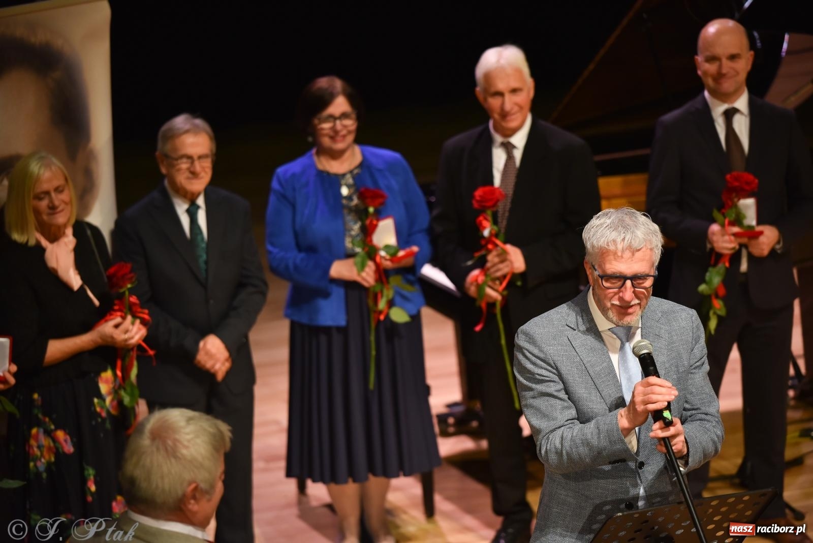 Zdjęcie w galerii na portalu naszraciborz.pl: XXIII Dni Ks. Prałata Stefana Pieczki. Wręczono medale Unitas in Veritate wiadomości z regionu