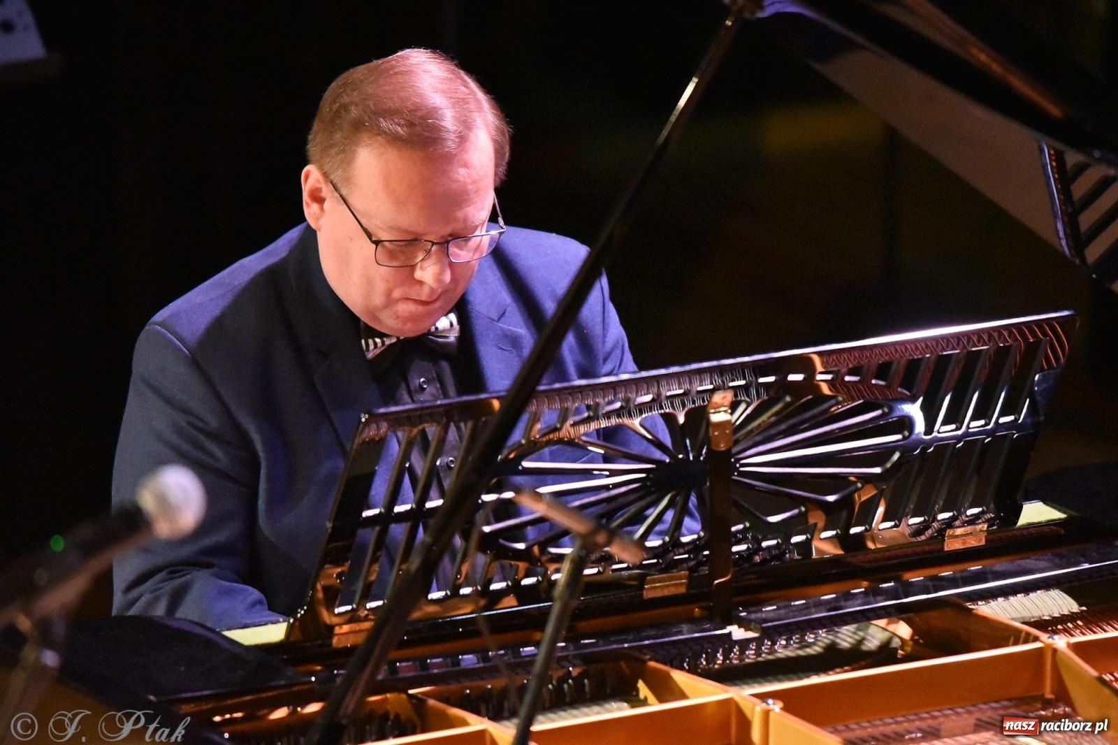 Zdjęcie w galerii na portalu naszraciborz.pl: XXIII Dni Ks. Prałata Stefana Pieczki. Wręczono medale Unitas in Veritate wiadomości z regionu