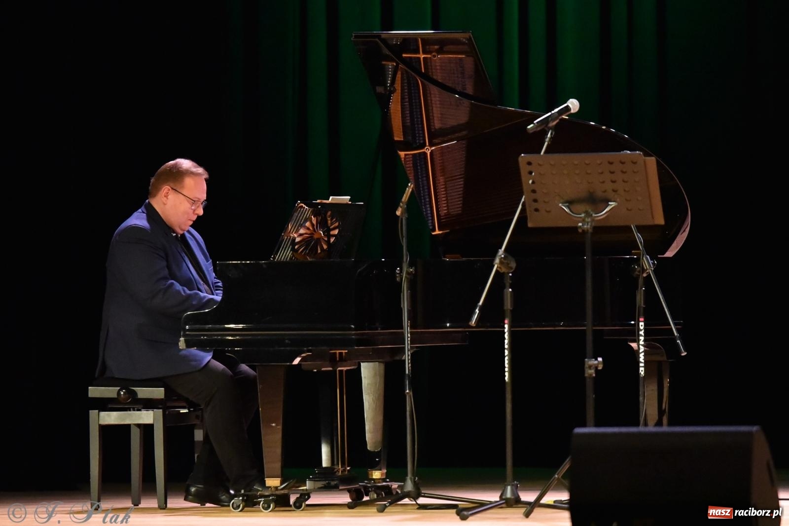 Zdjęcie w galerii na portalu naszraciborz.pl: XXIII Dni Ks. Prałata Stefana Pieczki. Wręczono medale Unitas in Veritate wiadomości z regionu