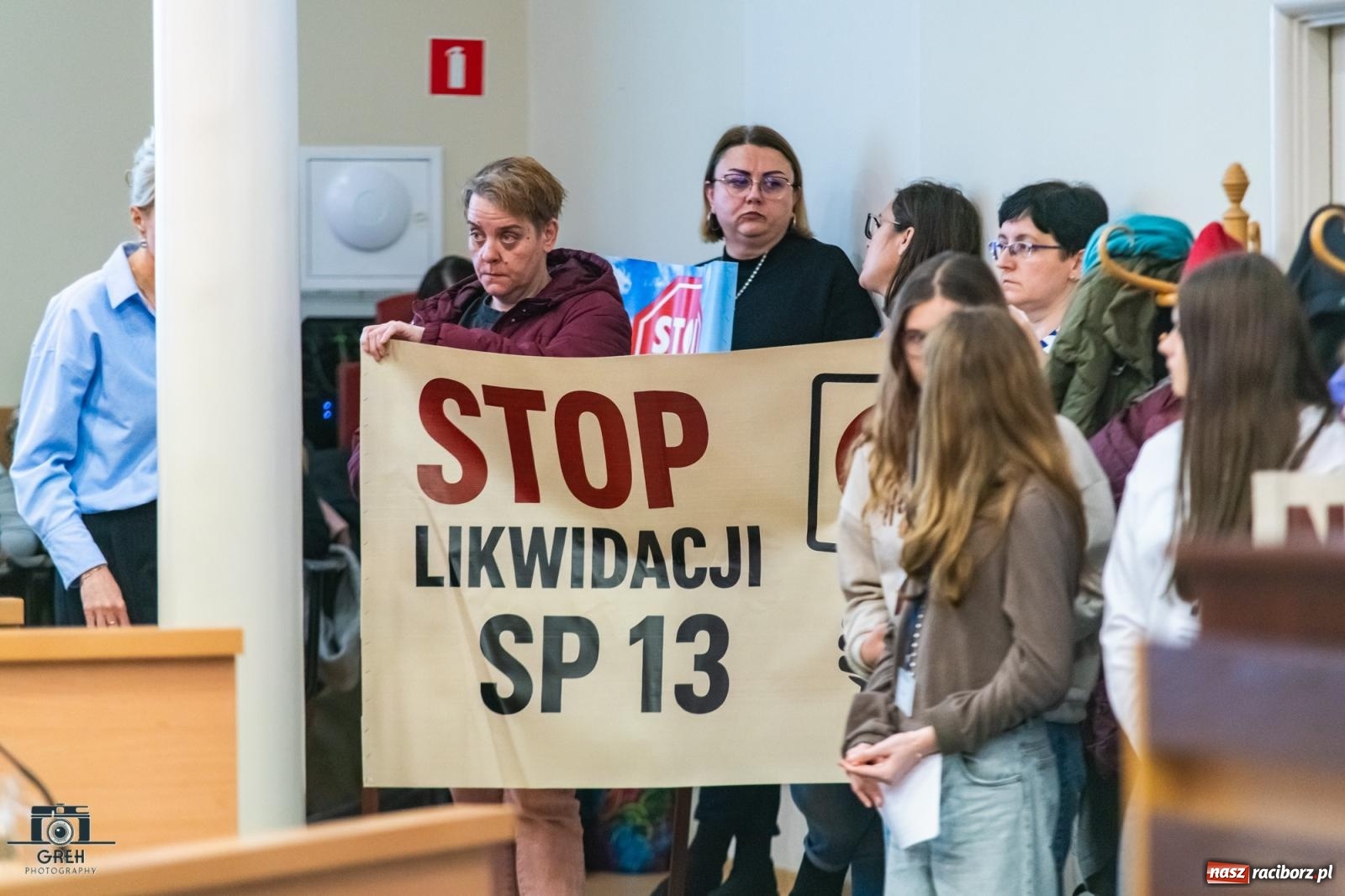 Zdjęcie w galerii na portalu naszraciborz.pl: Wisi nad nami topór. SP 13 nie składa broni i walczy o przetrwanie wiadomości z regionu