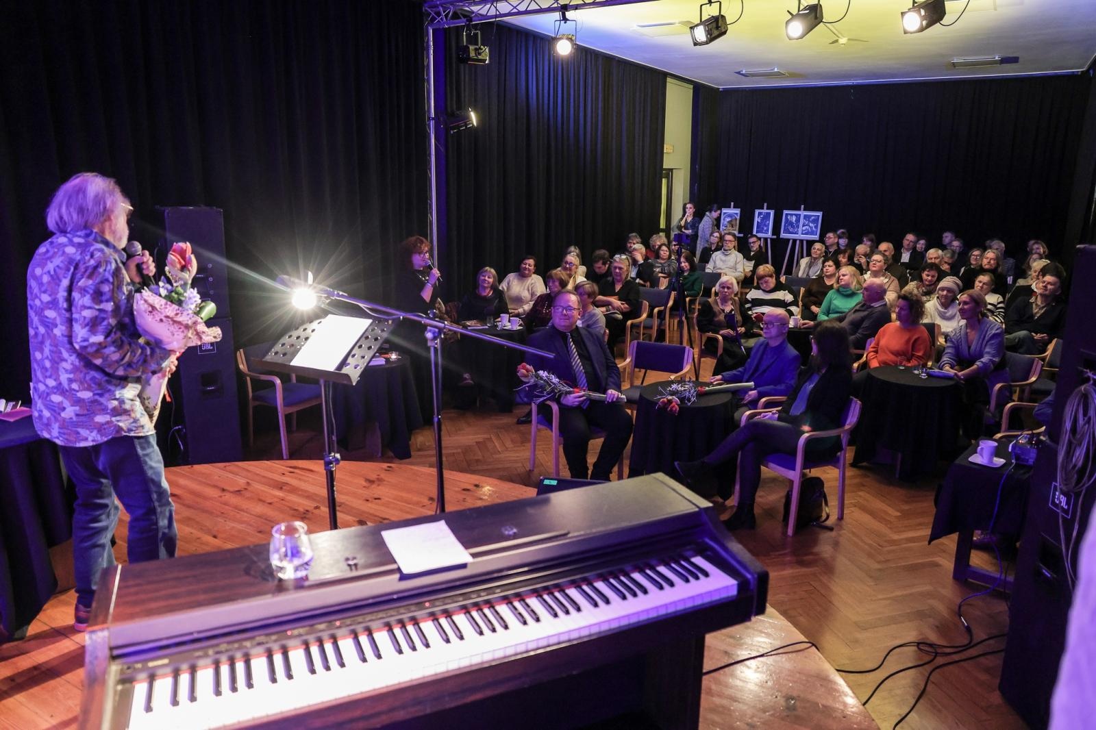 Zdjęcie w galerii na portalu naszraciborz.pl: Wieczór z włoskimi wierszami Marka Rapnickiego wiadomości z regionu