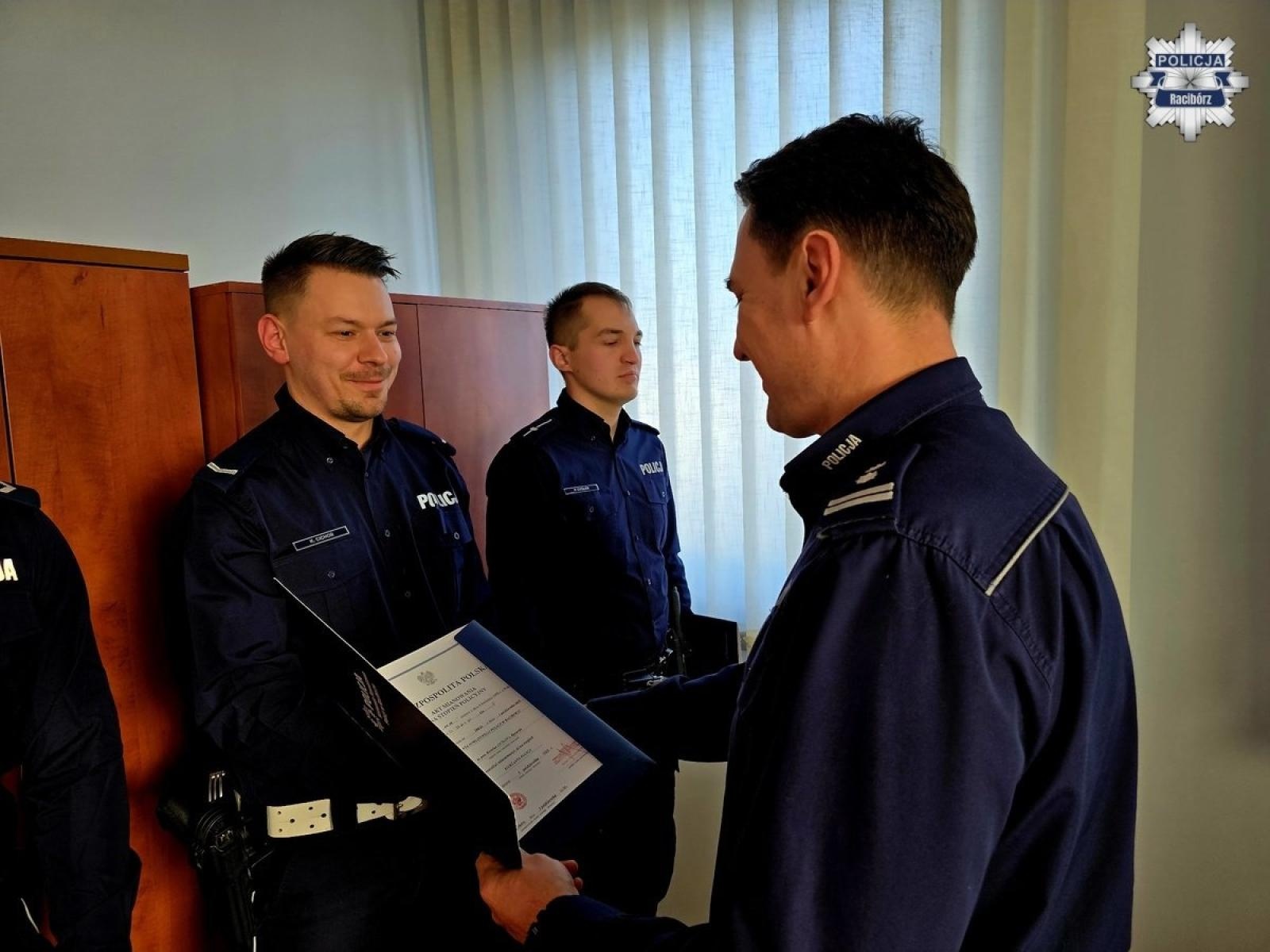 Zdjęcie w galerii na portalu naszraciborz.pl: Uroczyste mianowanie funkcjonariuszy w Komendzie Powiatowej Policji w Raciborzu wiadomości z regionu