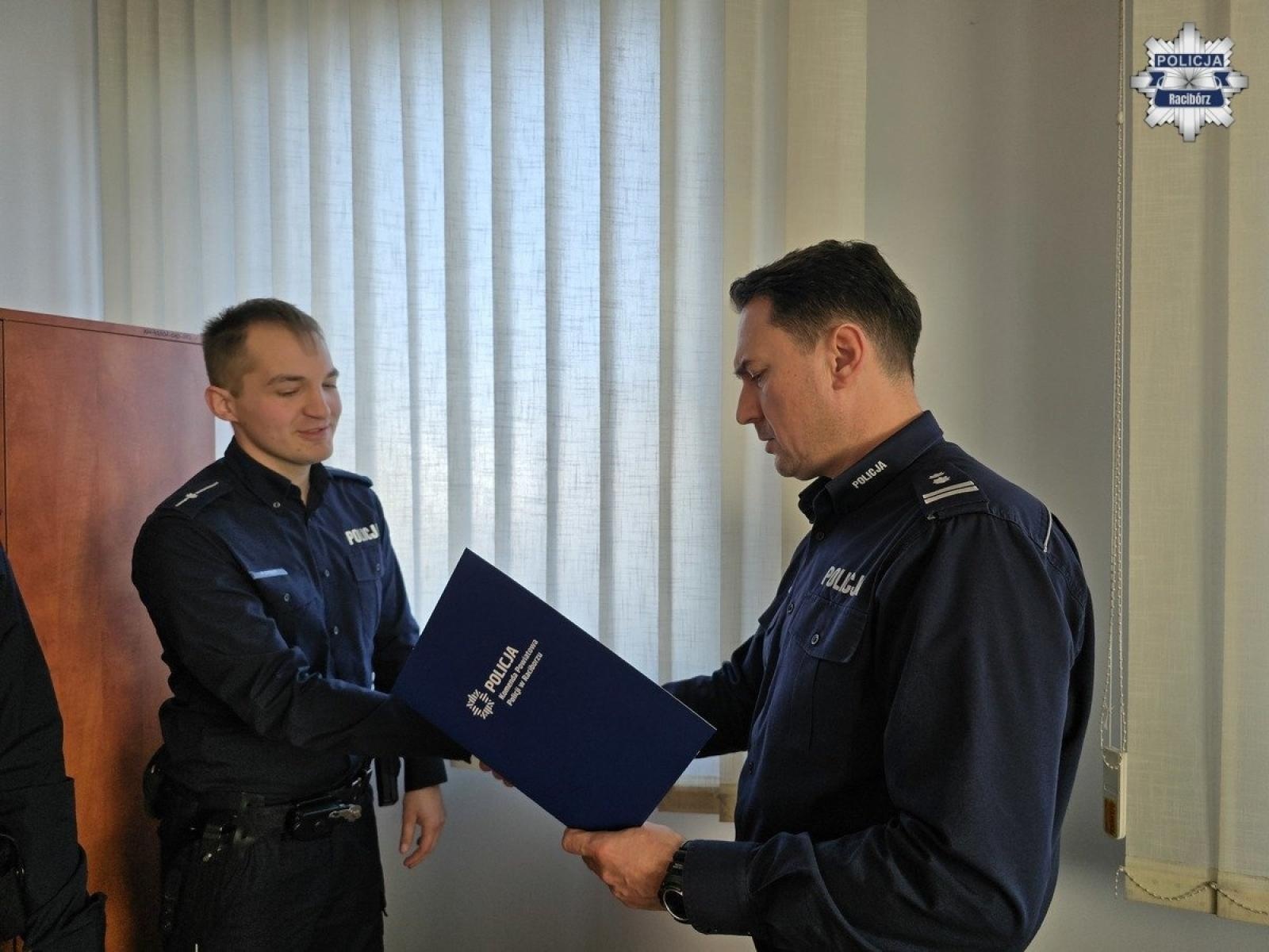 Zdjęcie w galerii na portalu naszraciborz.pl: Uroczyste mianowanie funkcjonariuszy w Komendzie Powiatowej Policji w Raciborzu wiadomości z regionu