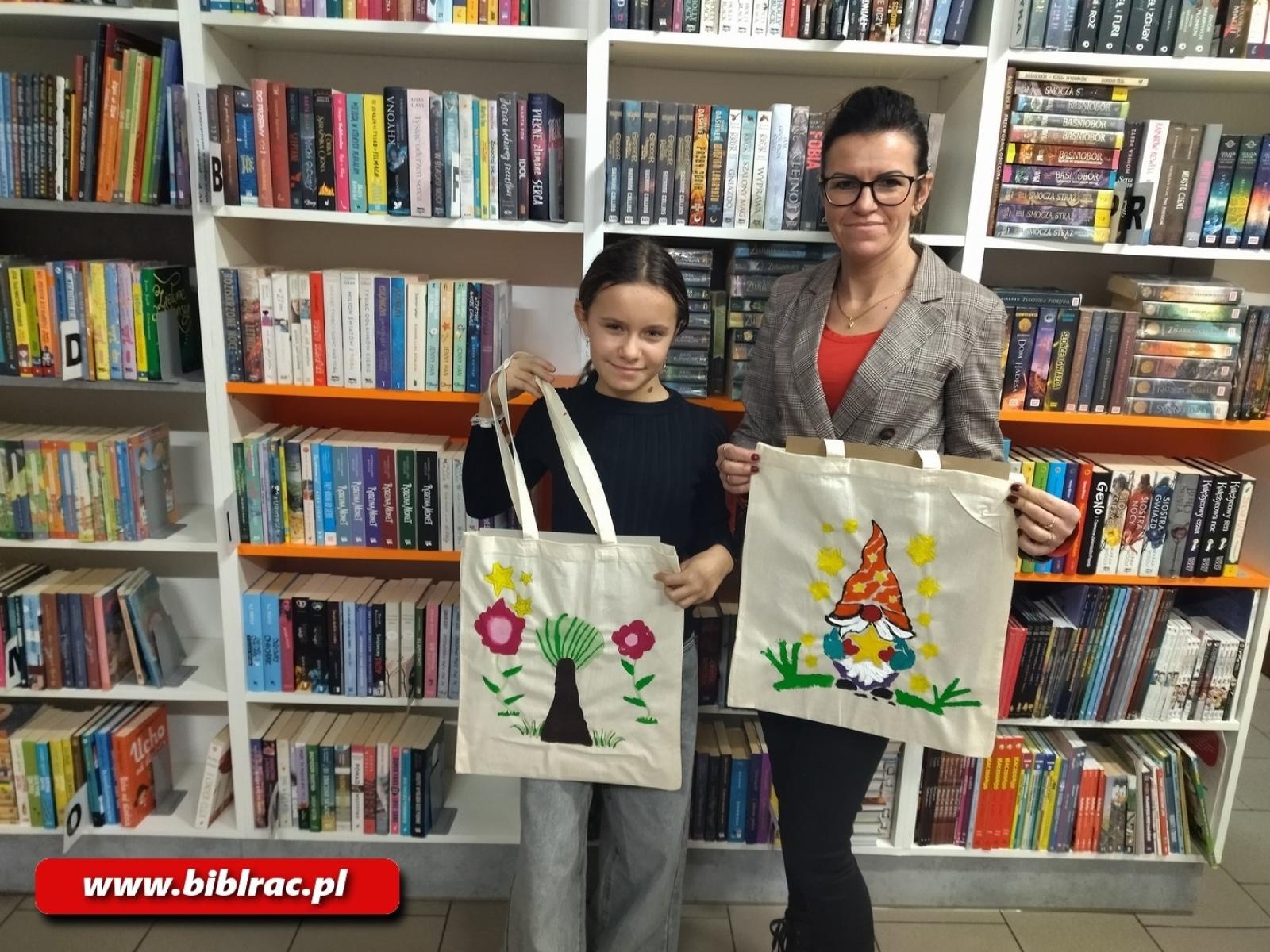 Zdjęcie w galerii na portalu naszraciborz.pl: Raciborska biblioteka w świątecznym nastroju - grudzień pełen twórczych warsztatów wiadomości z regionu