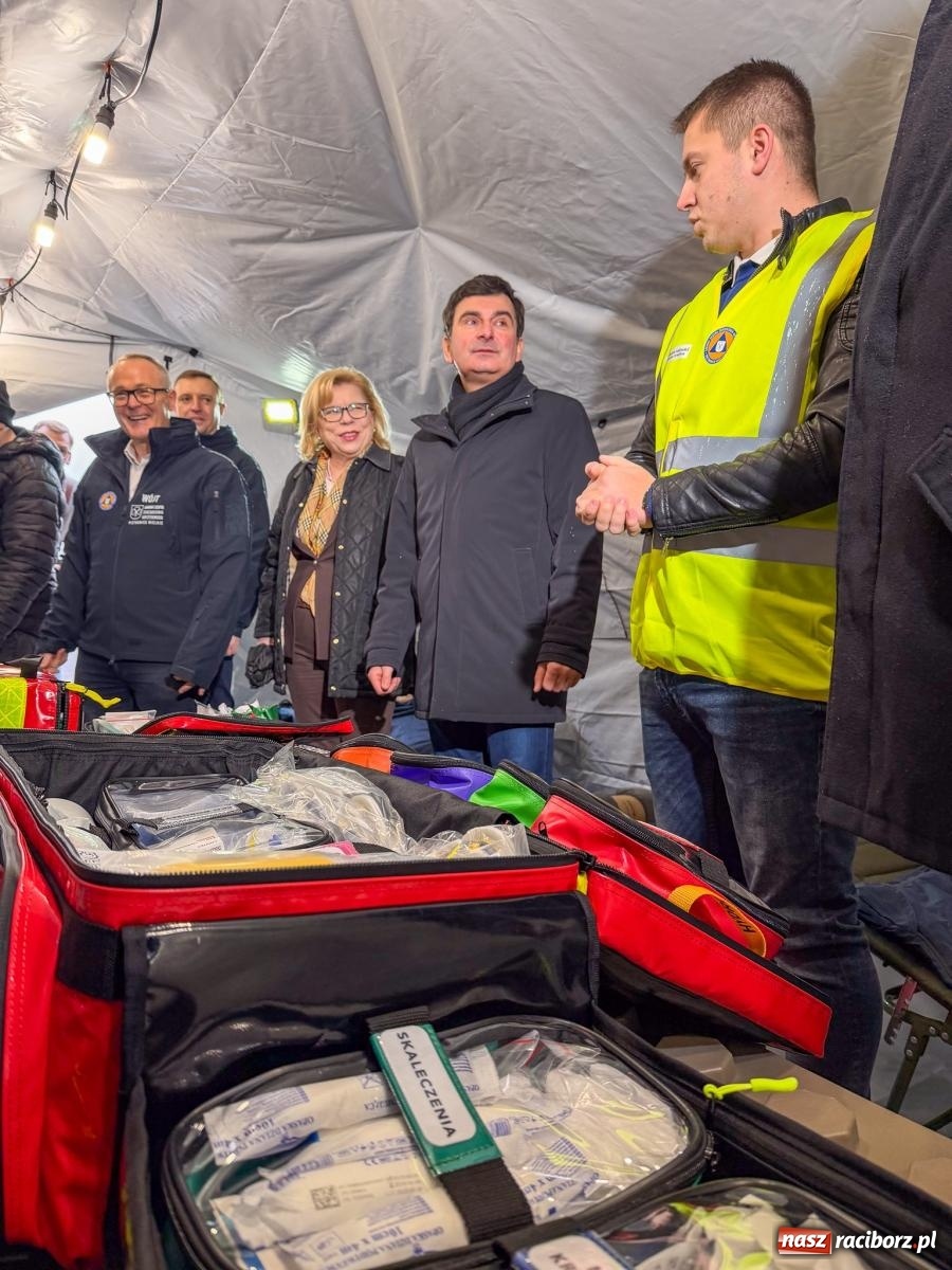 Zdjęcie w galerii na portalu naszraciborz.pl: Prezentacja rządowego wsparcia dla ochrony ludności w Pietrowicach Wielkich. Są pieniądze na nową komendę straży pożarnej w Raciborzu wiadomości z regionu