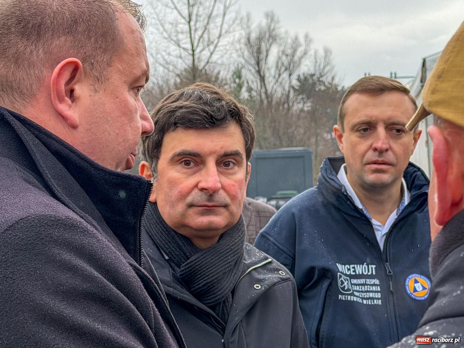 Zdjęcie w galerii na portalu naszraciborz.pl: Prezentacja rządowego wsparcia dla ochrony ludności w Pietrowicach Wielkich. Są pieniądze na nową komendę straży pożarnej w Raciborzu wiadomości z regionu