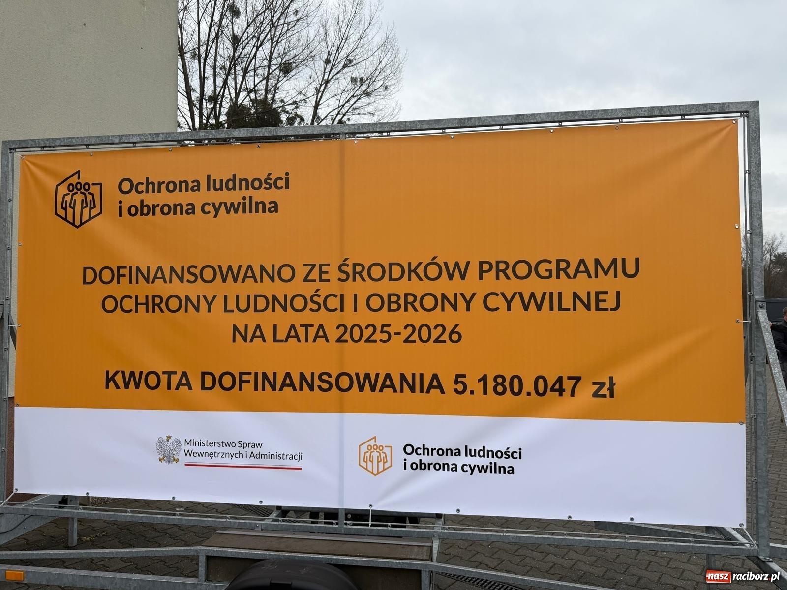 Zdjęcie w galerii na portalu naszraciborz.pl: Prezentacja rządowego wsparcia dla ochrony ludności w Pietrowicach Wielkich. Są pieniądze na nową komendę straży pożarnej w Raciborzu wiadomości z regionu