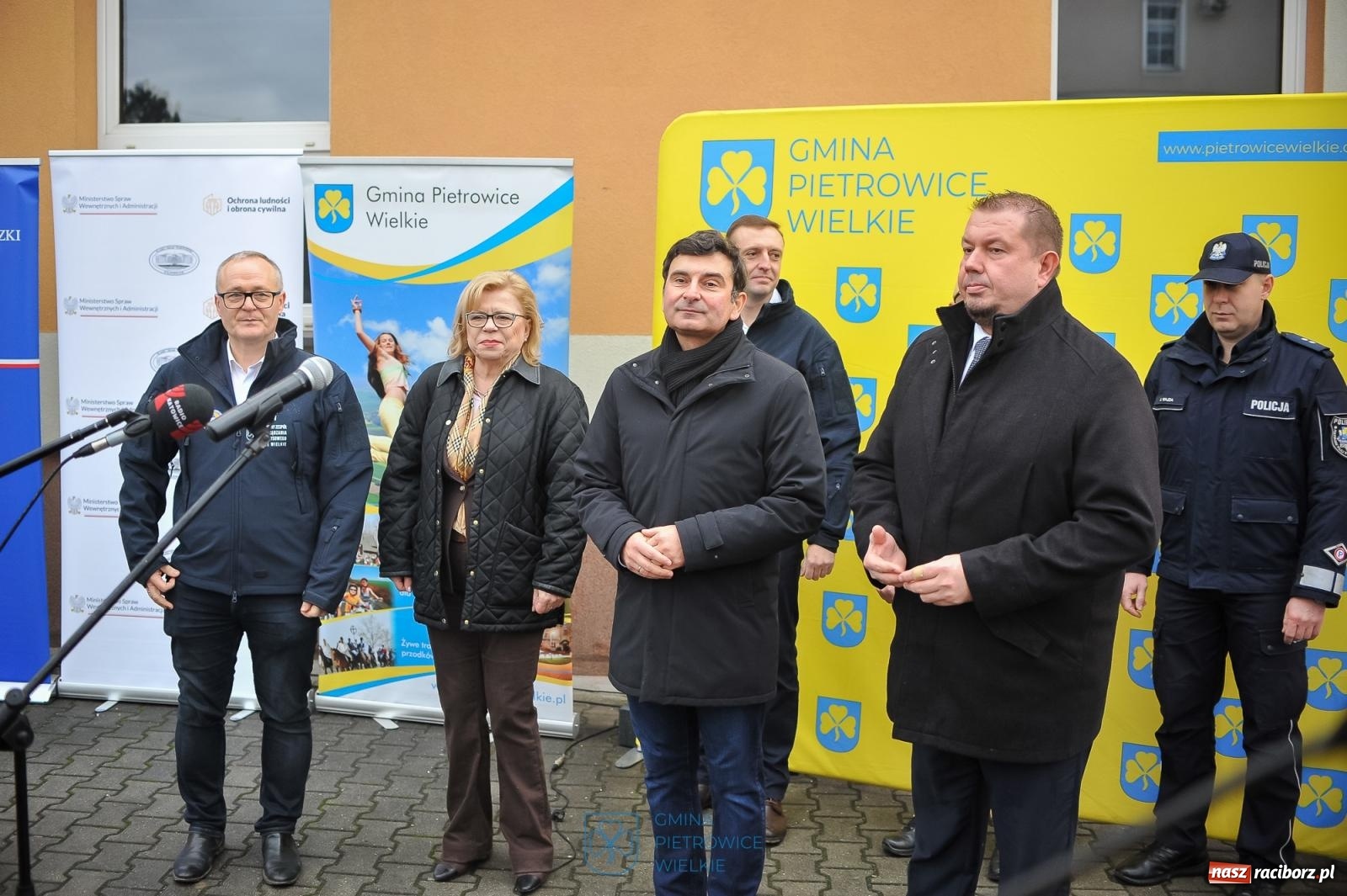 Zdjęcie w galerii na portalu naszraciborz.pl: Prezentacja rządowego wsparcia dla ochrony ludności w Pietrowicach Wielkich. Są pieniądze na nową komendę straży pożarnej w Raciborzu wiadomości z regionu