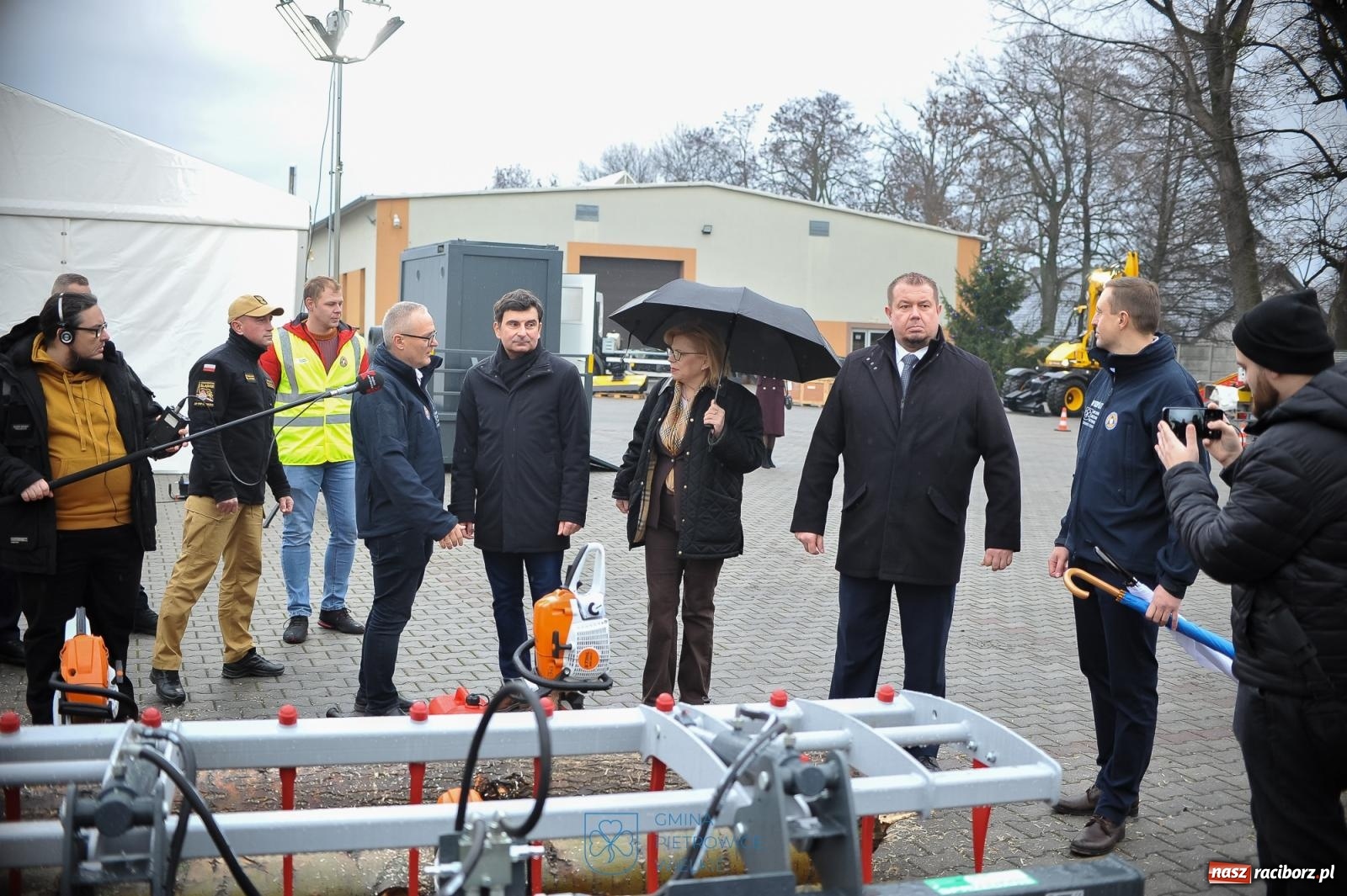 Zdjęcie w galerii na portalu naszraciborz.pl: Prezentacja rządowego wsparcia dla ochrony ludności w Pietrowicach Wielkich. Są pieniądze na nową komendę straży pożarnej w Raciborzu wiadomości z regionu