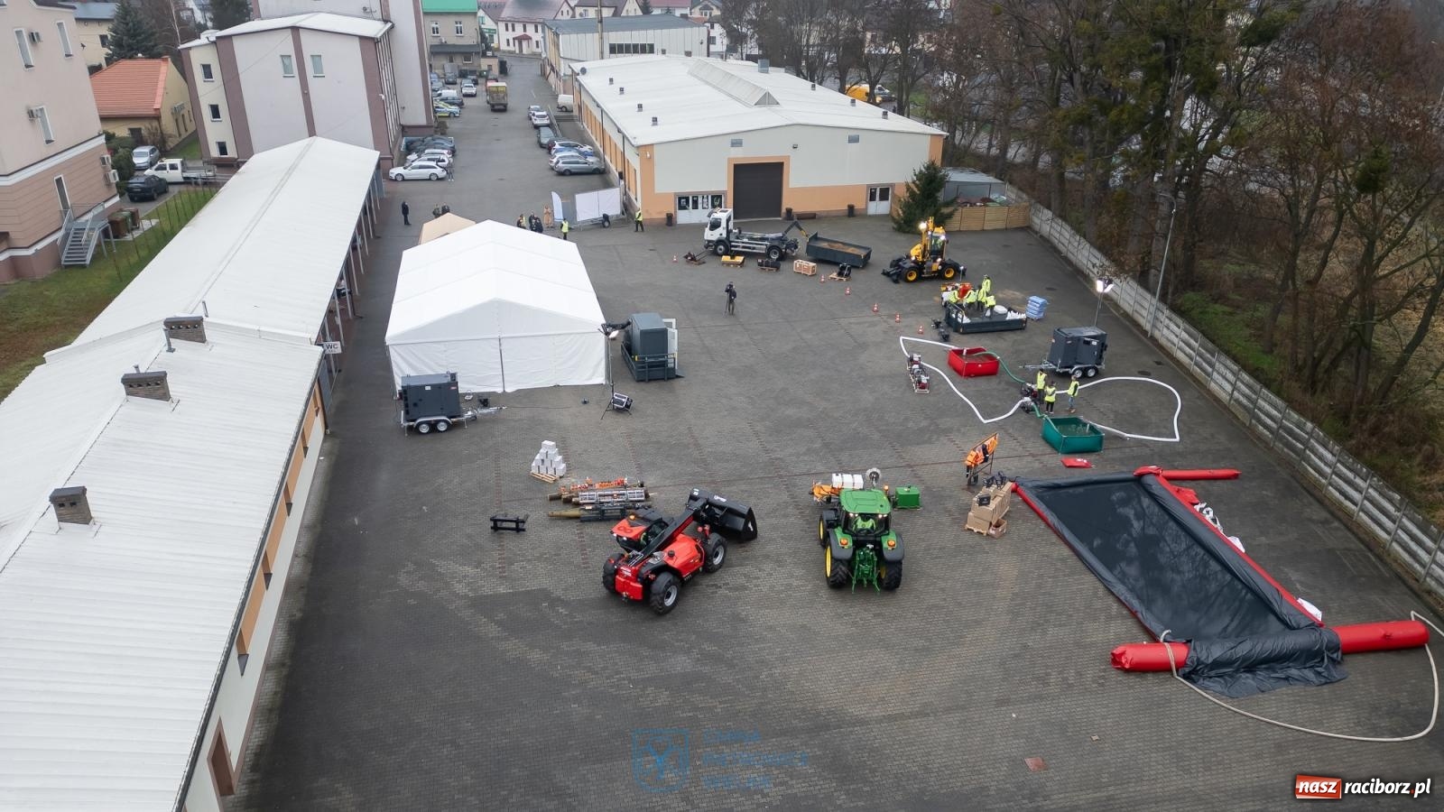 Zdjęcie w galerii na portalu naszraciborz.pl: Prezentacja rządowego wsparcia dla ochrony ludności w Pietrowicach Wielkich. Są pieniądze na nową komendę straży pożarnej w Raciborzu wiadomości z regionu