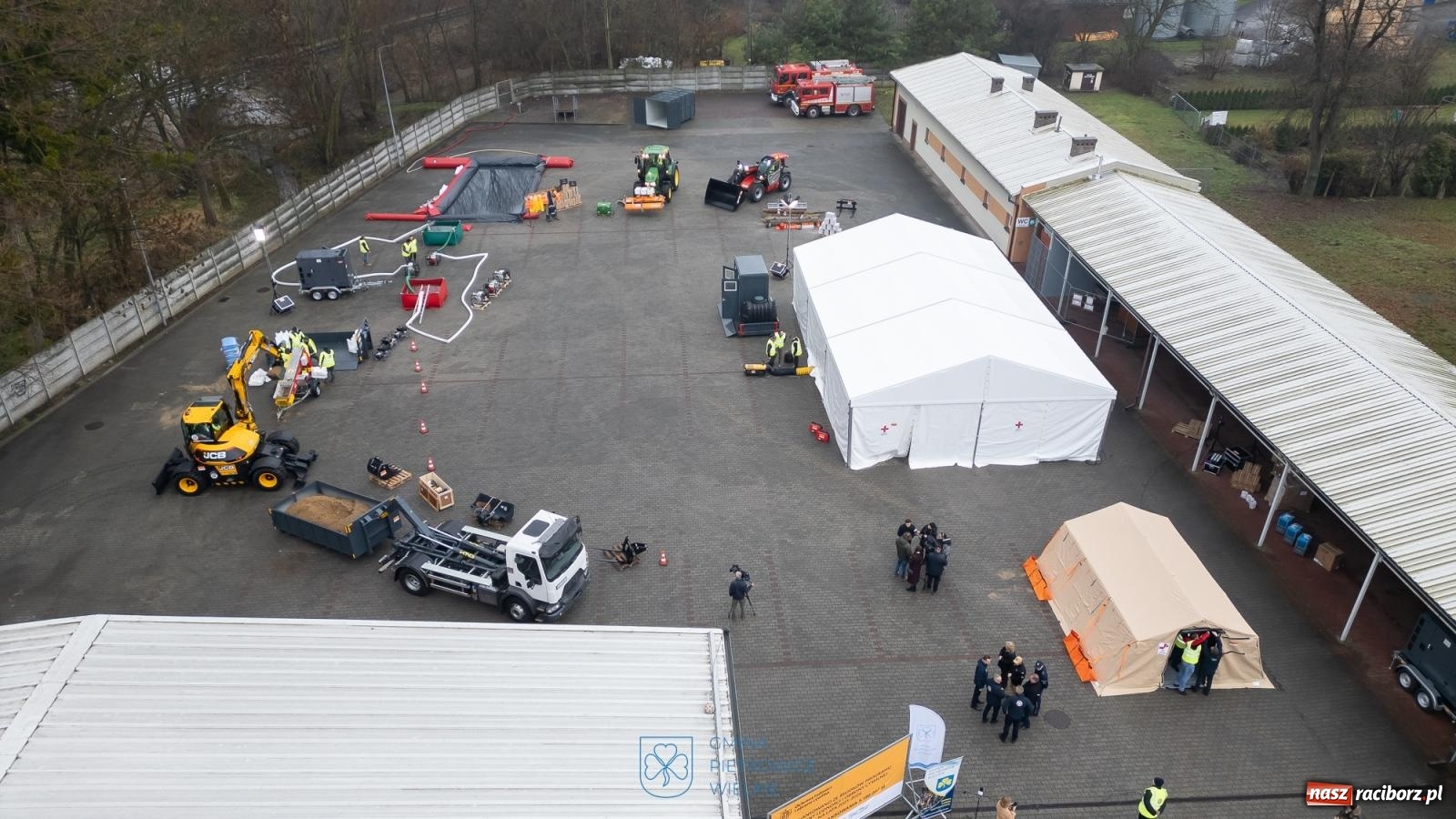 Zdjęcie w galerii na portalu naszraciborz.pl: Prezentacja rządowego wsparcia dla ochrony ludności w Pietrowicach Wielkich. Są pieniądze na nową komendę straży pożarnej w Raciborzu wiadomości z regionu