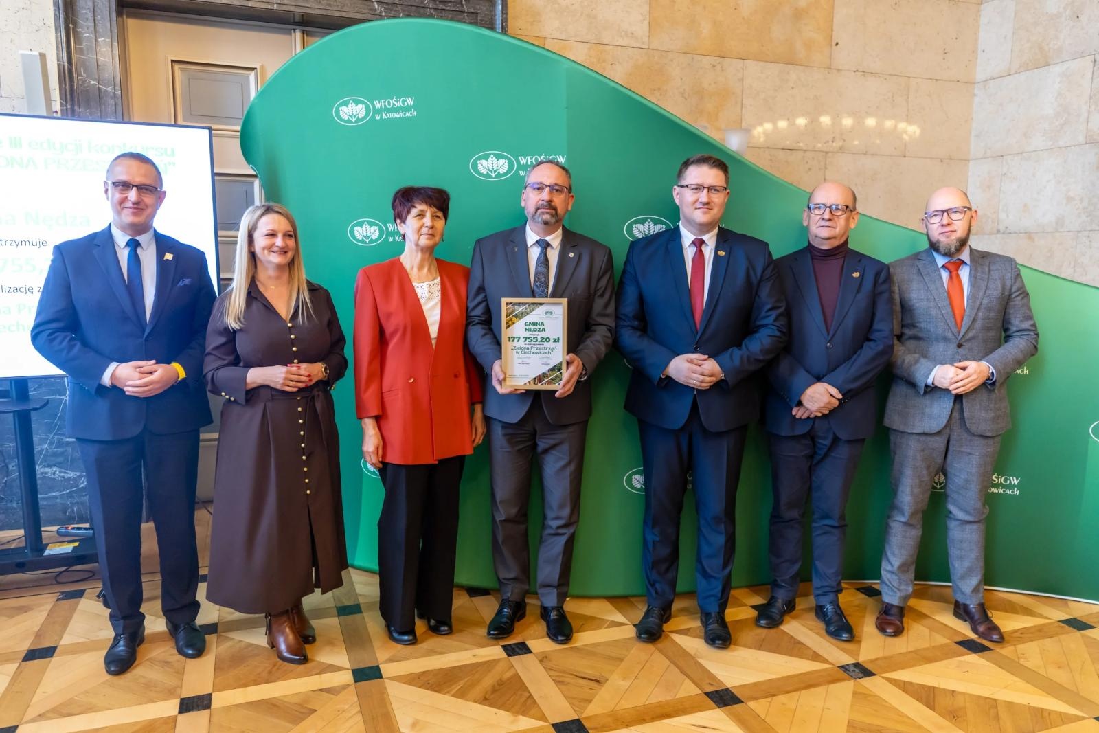 Zdjęcie w galerii na portalu naszraciborz.pl: Wręczono nagrody w konkursie Zielona Przestrzeń. Ponad 800 tys. zł dla samorządów powiatu raciborskiego wiadomości z regionu