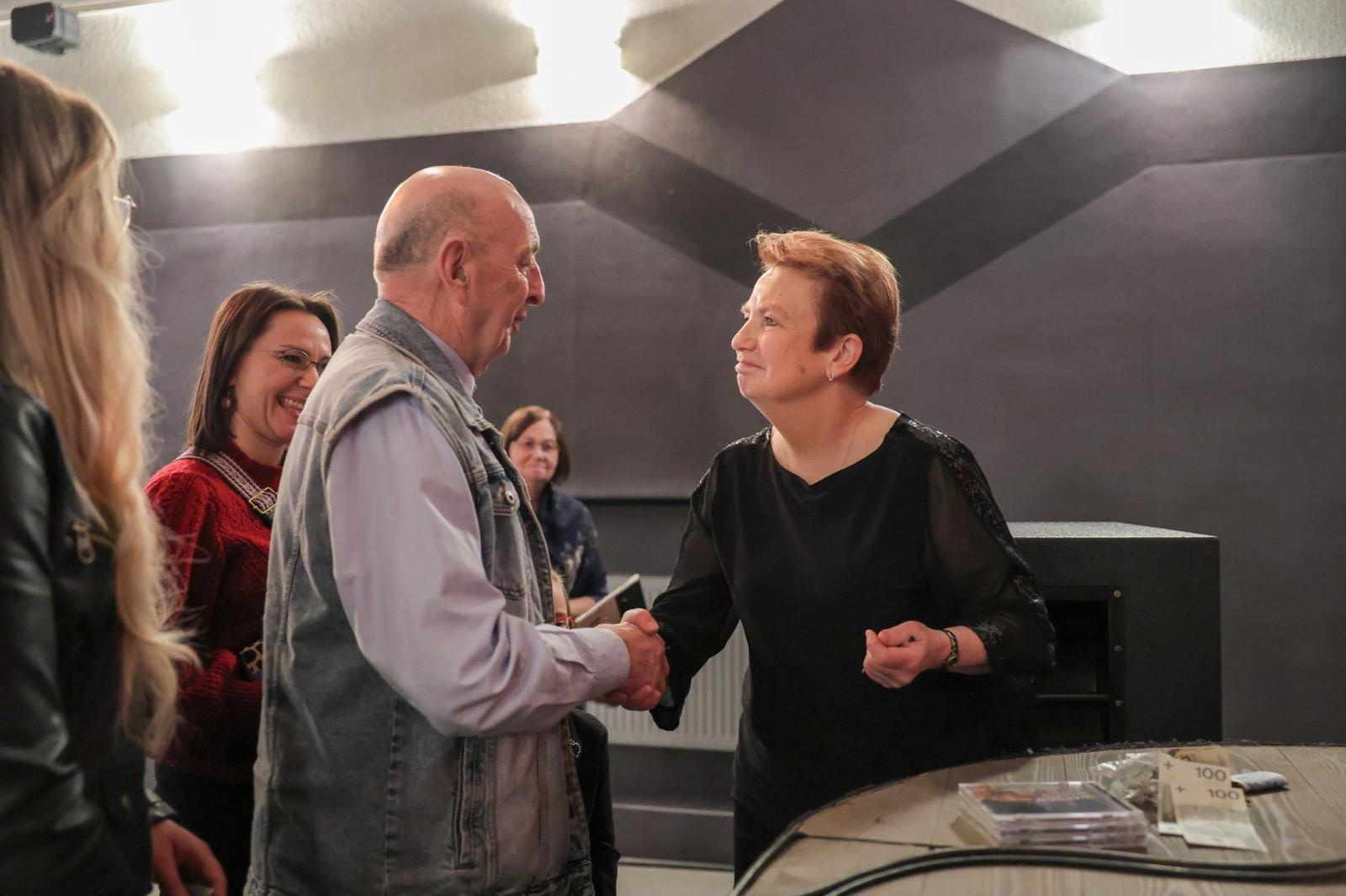 Zdjęcie w galerii na portalu naszraciborz.pl: Patsy Gamble - światowej klasy saksofonistka wystąpiła na deskach Strzechy w koncercie Gorczyca & Przyjaciele wiadomości z regionu