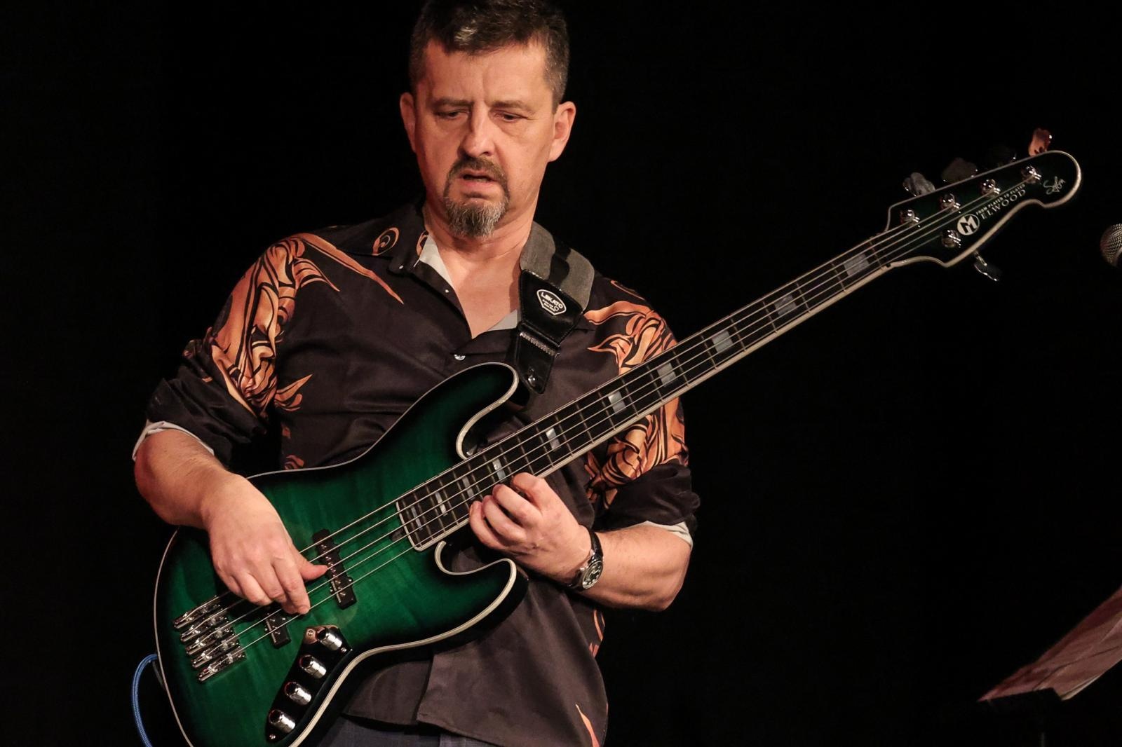 Zdjęcie w galerii na portalu naszraciborz.pl: Patsy Gamble - światowej klasy saksofonistka wystąpiła na deskach Strzechy w koncercie Gorczyca & Przyjaciele wiadomości z regionu