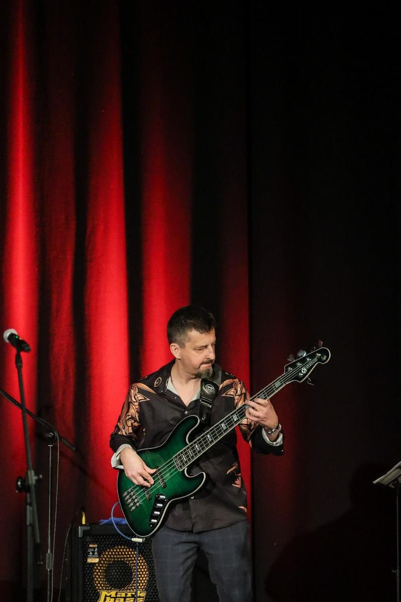 Zdjęcie w galerii na portalu naszraciborz.pl: Patsy Gamble - światowej klasy saksofonistka wystąpiła na deskach Strzechy w koncercie Gorczyca & Przyjaciele wiadomości z regionu